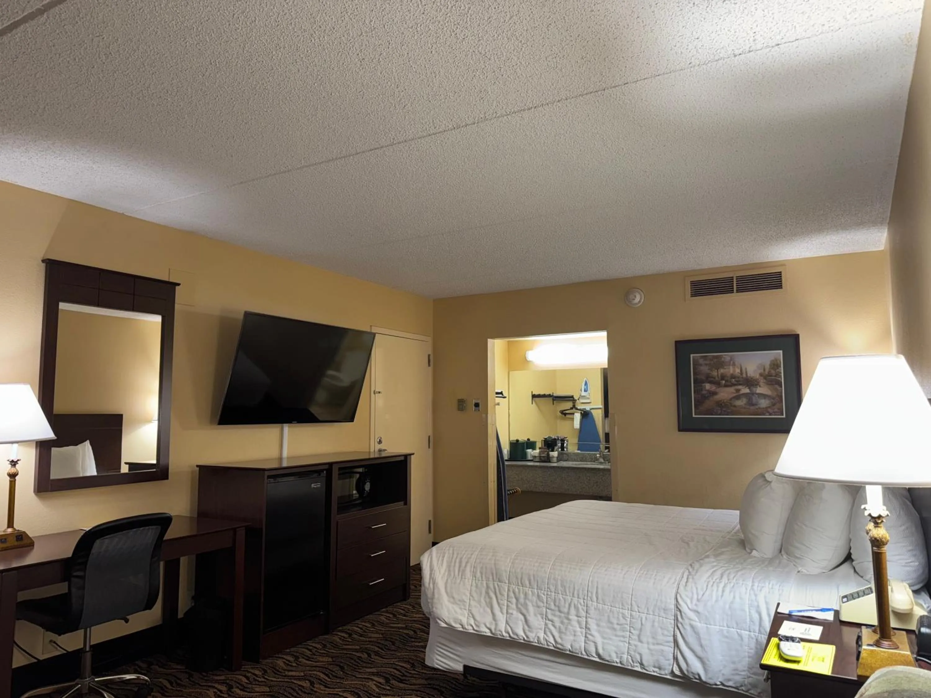 Bed in MCM Grande FunDome Odessa