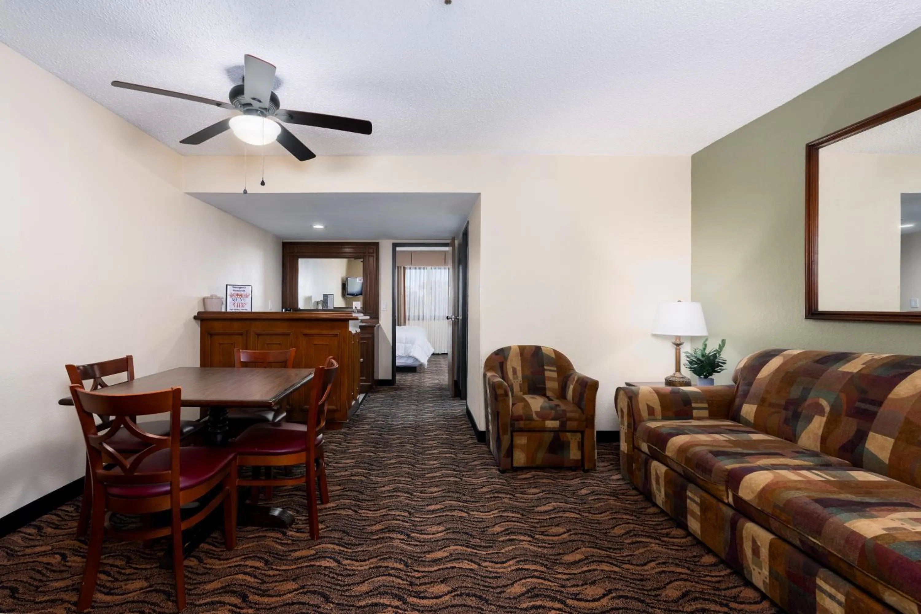 Photo of the whole room in MCM Elegante Suites Abilene