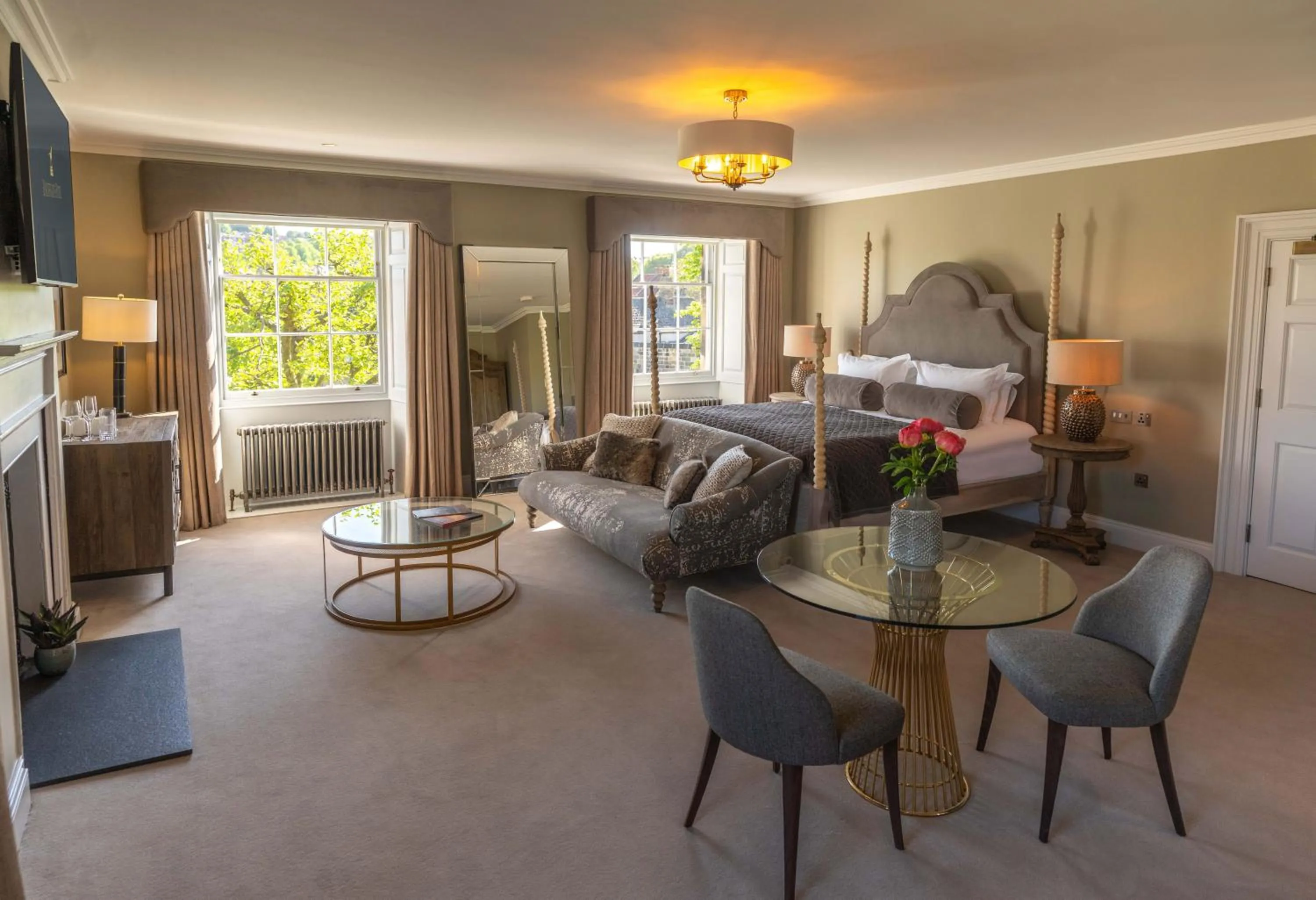 Photo of the whole room, Bed in Bailiffgate Hotel