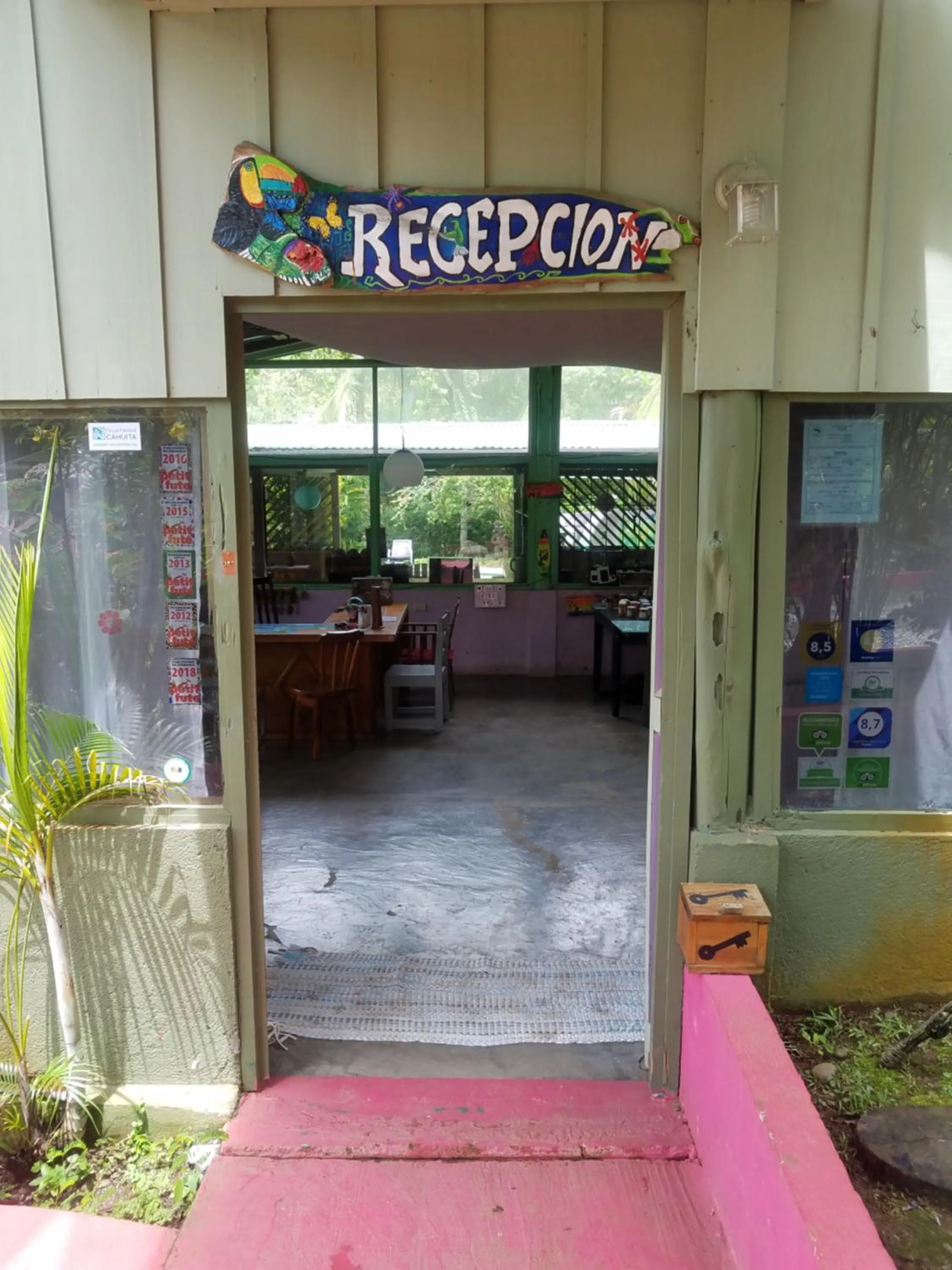 Facade/entrance in Hotel El Colibri Rojo