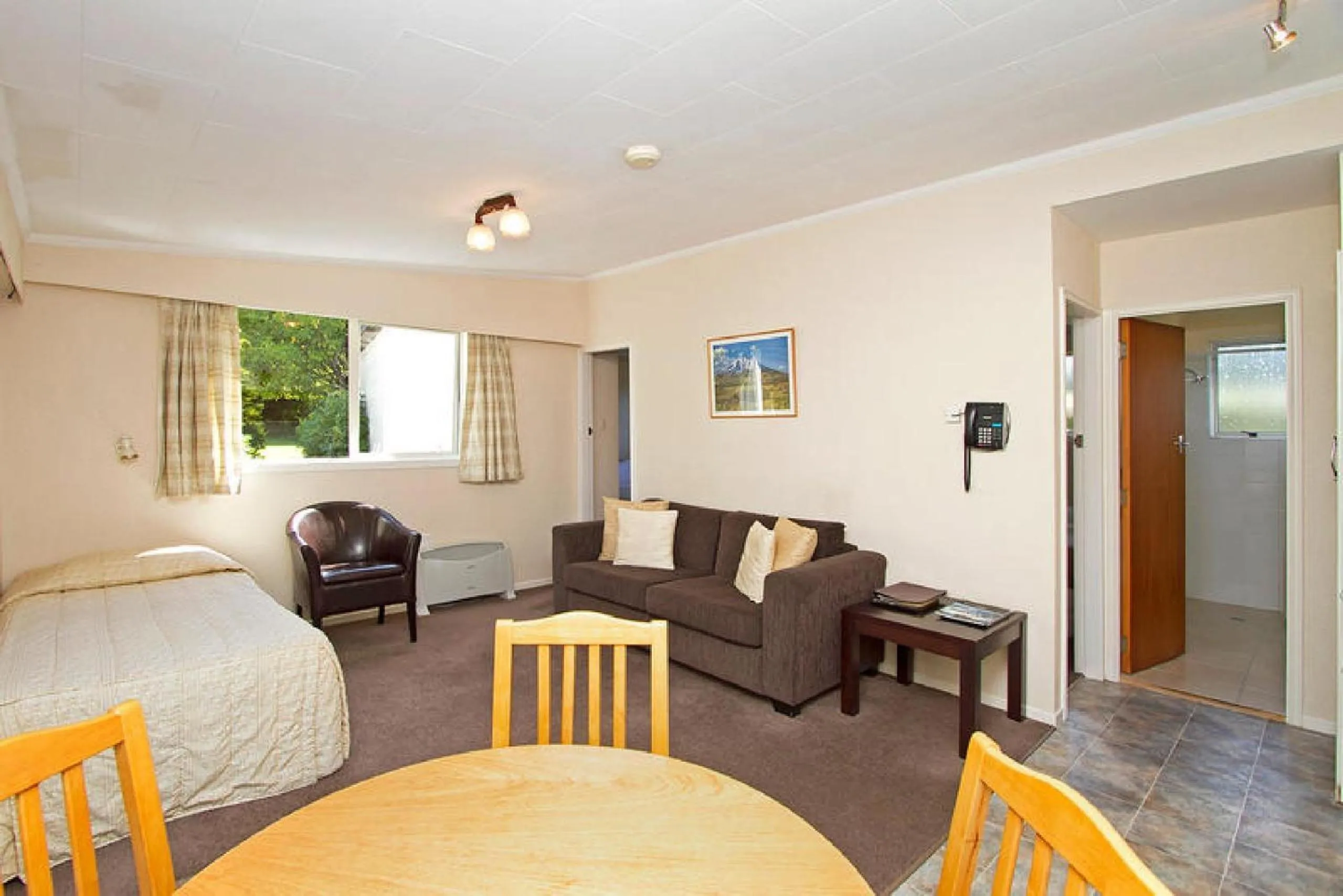 Photo of the whole room in Broadway Lodge Motel