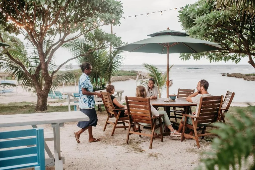 Restaurant/places to eat in Le Life Resort