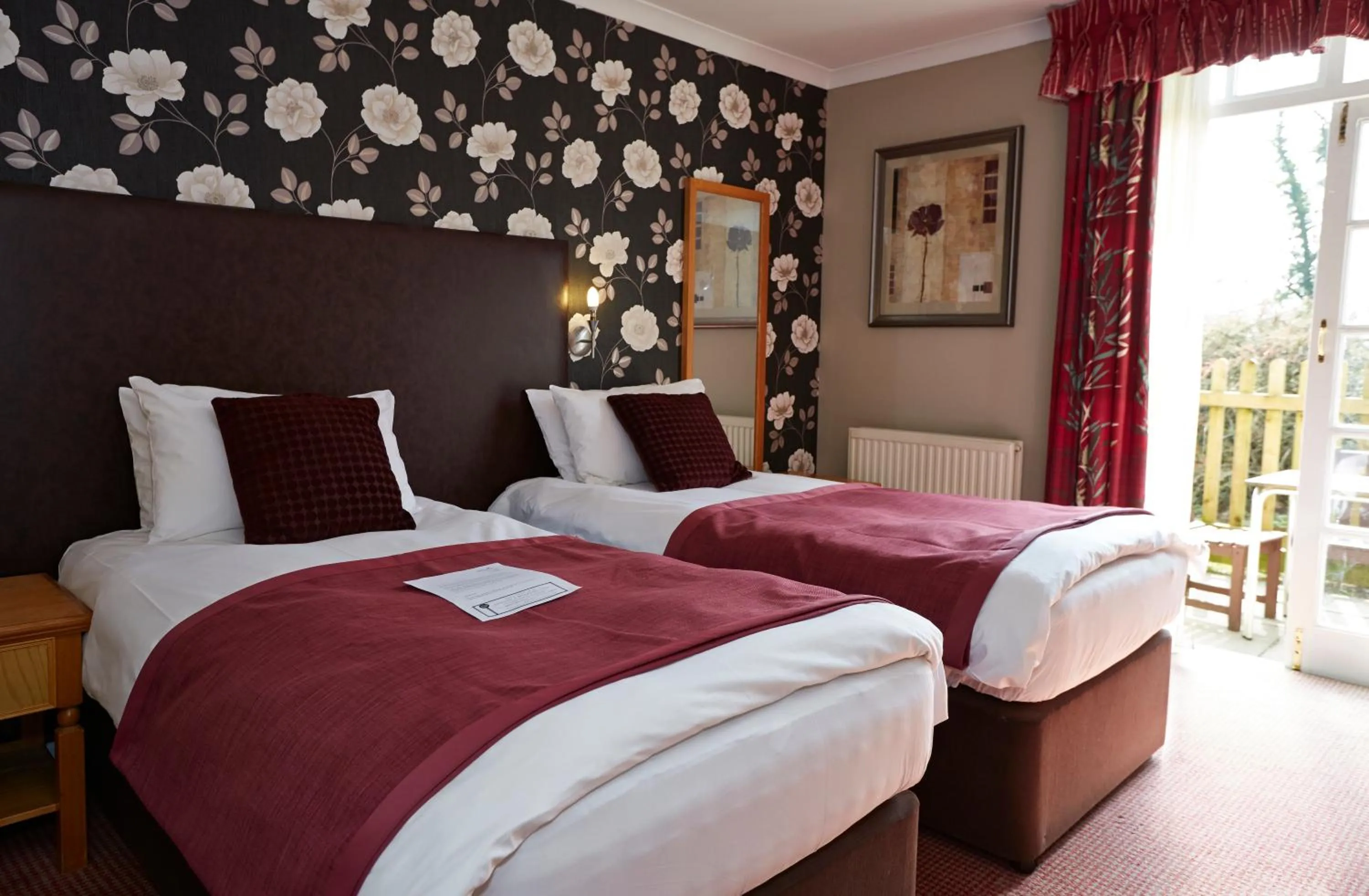 Bedroom, Bed in Royal George Hotel by Greene King Inns