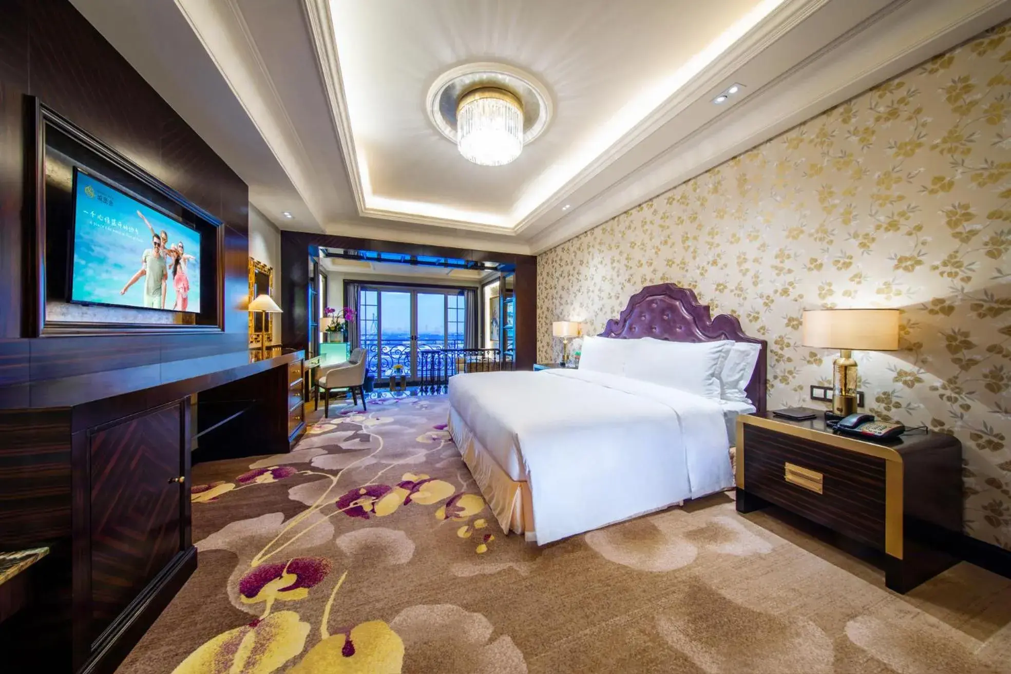 Superior Double Room in Chateau Star River Guangzhou-Free Shuttle Between Hotel And Exhibition Center & Welcome Drink During Canton Fair Superior Double Room in Chateau Star River Guangzhou-Free Shuttle Between Hotel And Exhibition Center & Welcome Drink During Canton Fair