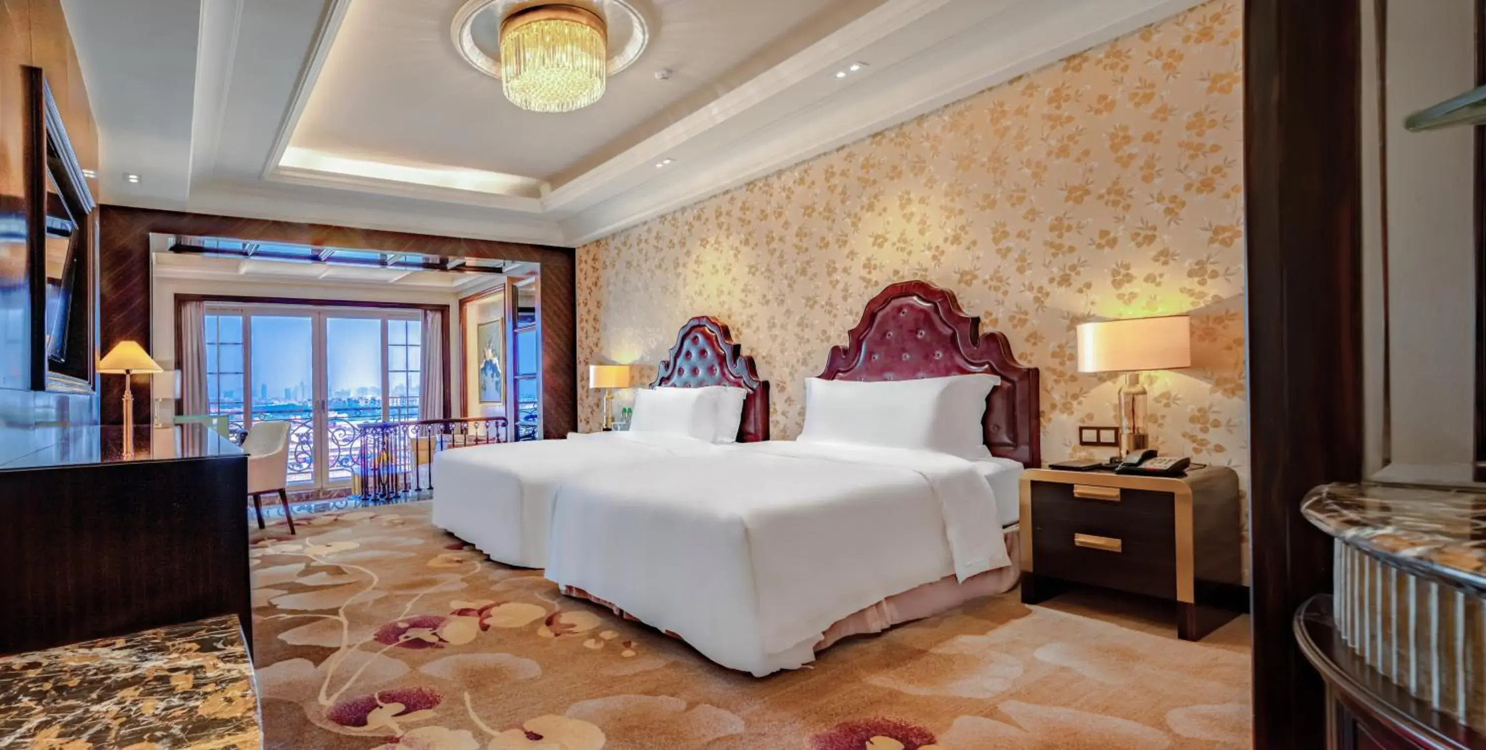 Superior Twin Room in Chateau Star River Guangzhou-Free Shuttle Between Hotel And Exhibition Center & Welcome Drink During Canton Fair Superior Twin Room in Chateau Star River Guangzhou-Free Shuttle Between Hotel And Exhibition Center & Welcome Drink During Canton Fair
