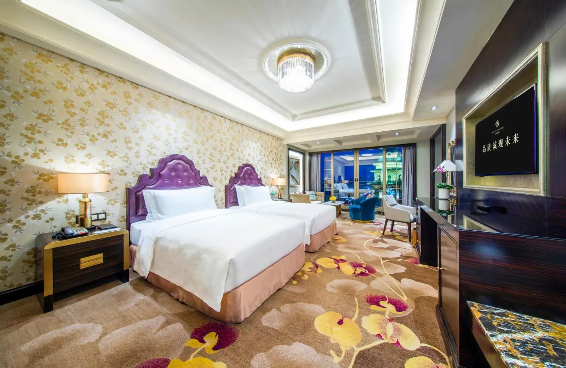 Twin Room with Lake View in Chateau Star River Guangzhou-Free Shuttle Between Hotel And Exhibition Center & Welcome Drink During Canton Fair Twin Room with Lake View in Chateau Star River Guangzhou-Free Shuttle Between Hotel And Exhibition Center & Welcome Drink During Canton Fair