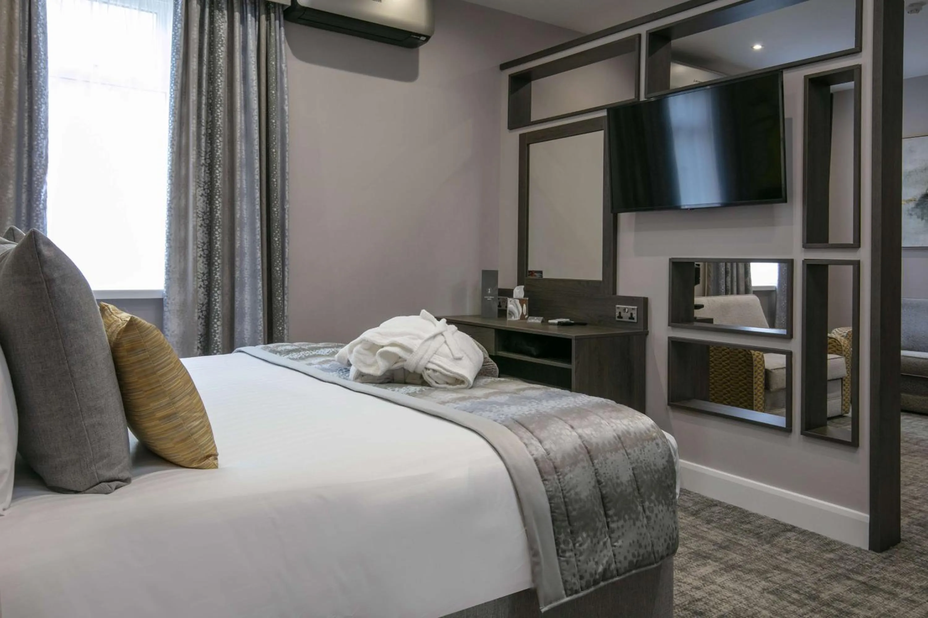 Bedroom, Bed in Barton Manor Hotel & Spa; BW Signature Collection