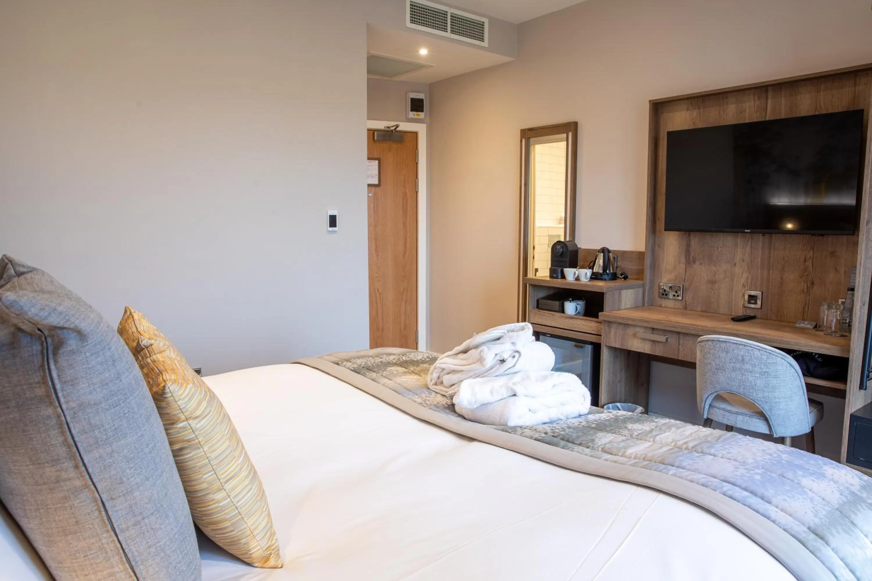 Bed in Barton Manor Hotel & Spa; BW Signature Collection