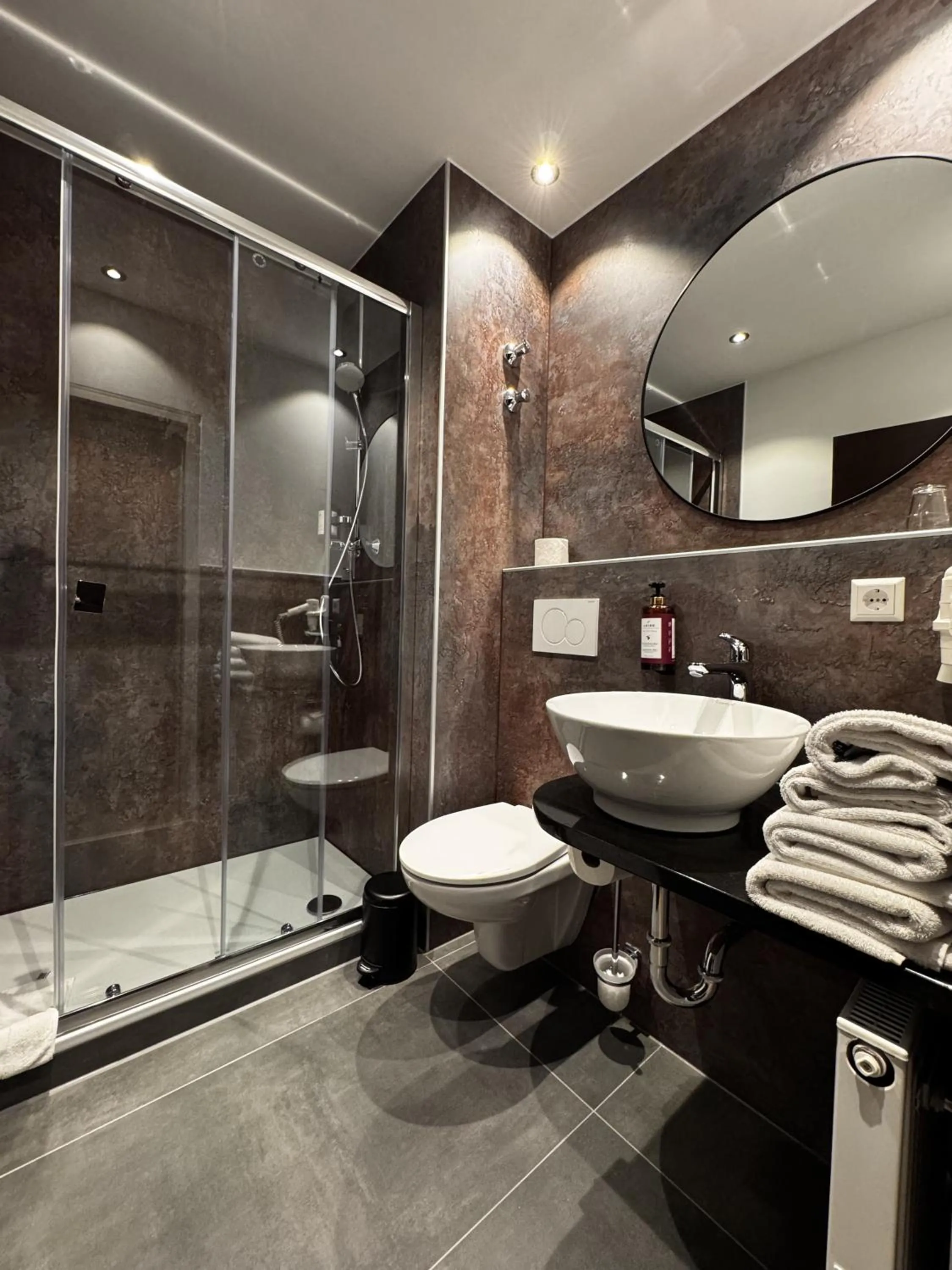 Shower in Hotel Luisenpark