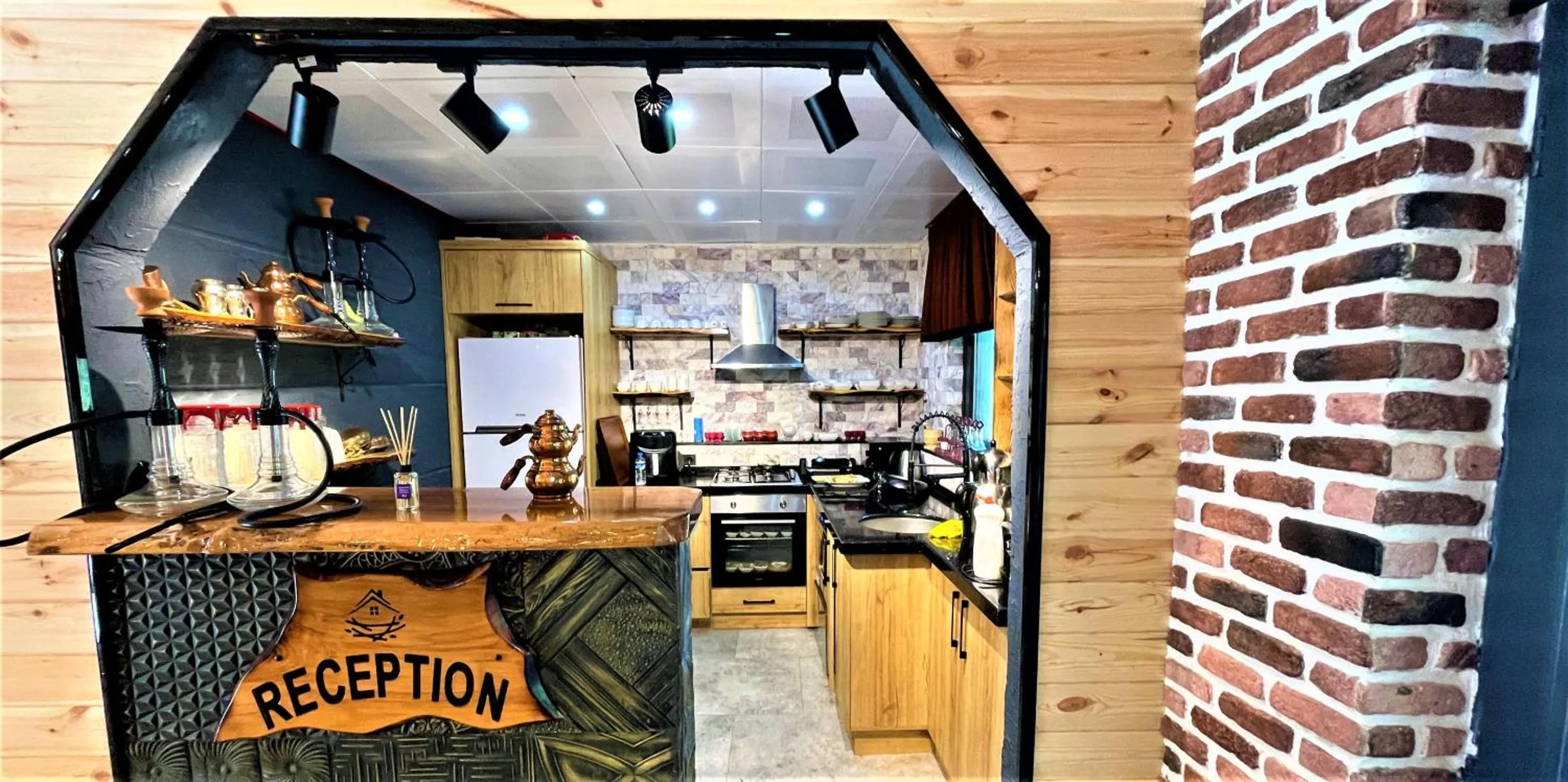 Kitchen or kitchenette in Mezrasuit Bungalov