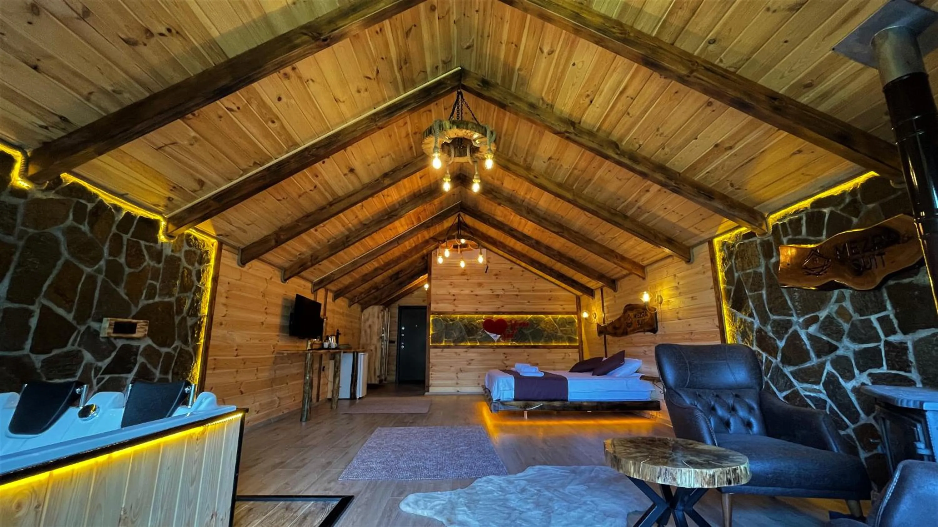 TV and multimedia in Mezrasuit Bungalov