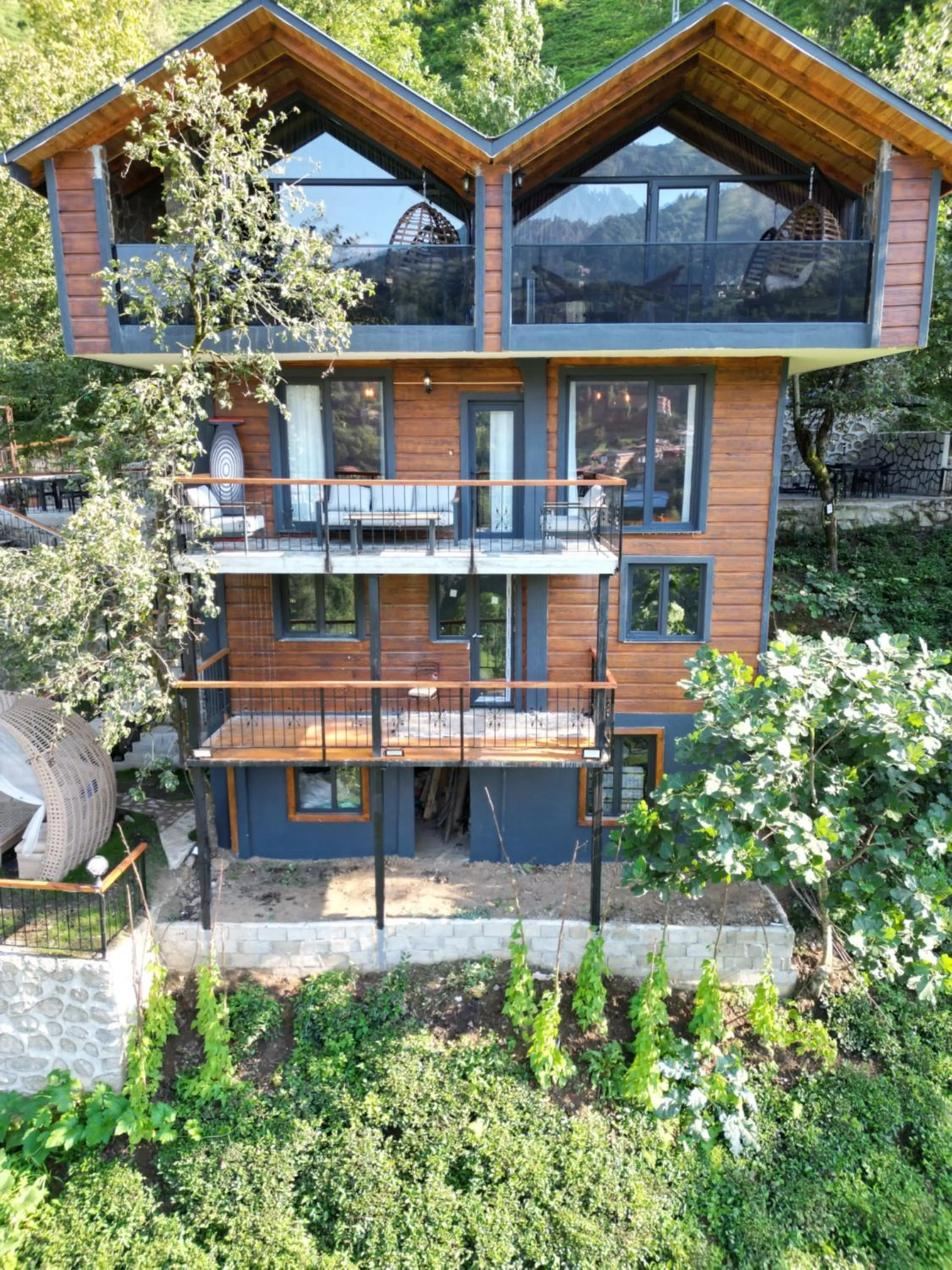 Property building in Mezrasuit Bungalov