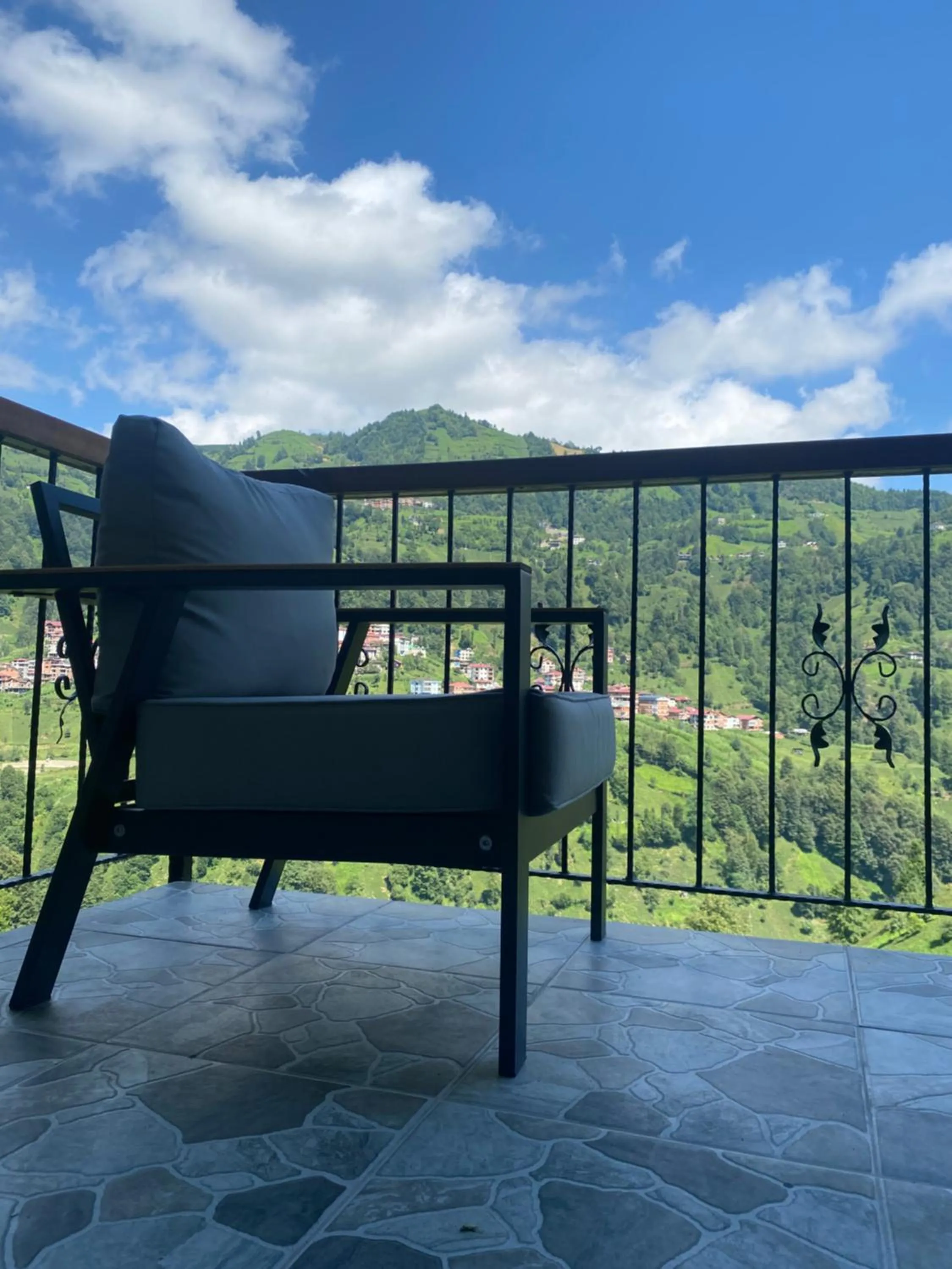 Day in Mezrasuit Bungalov