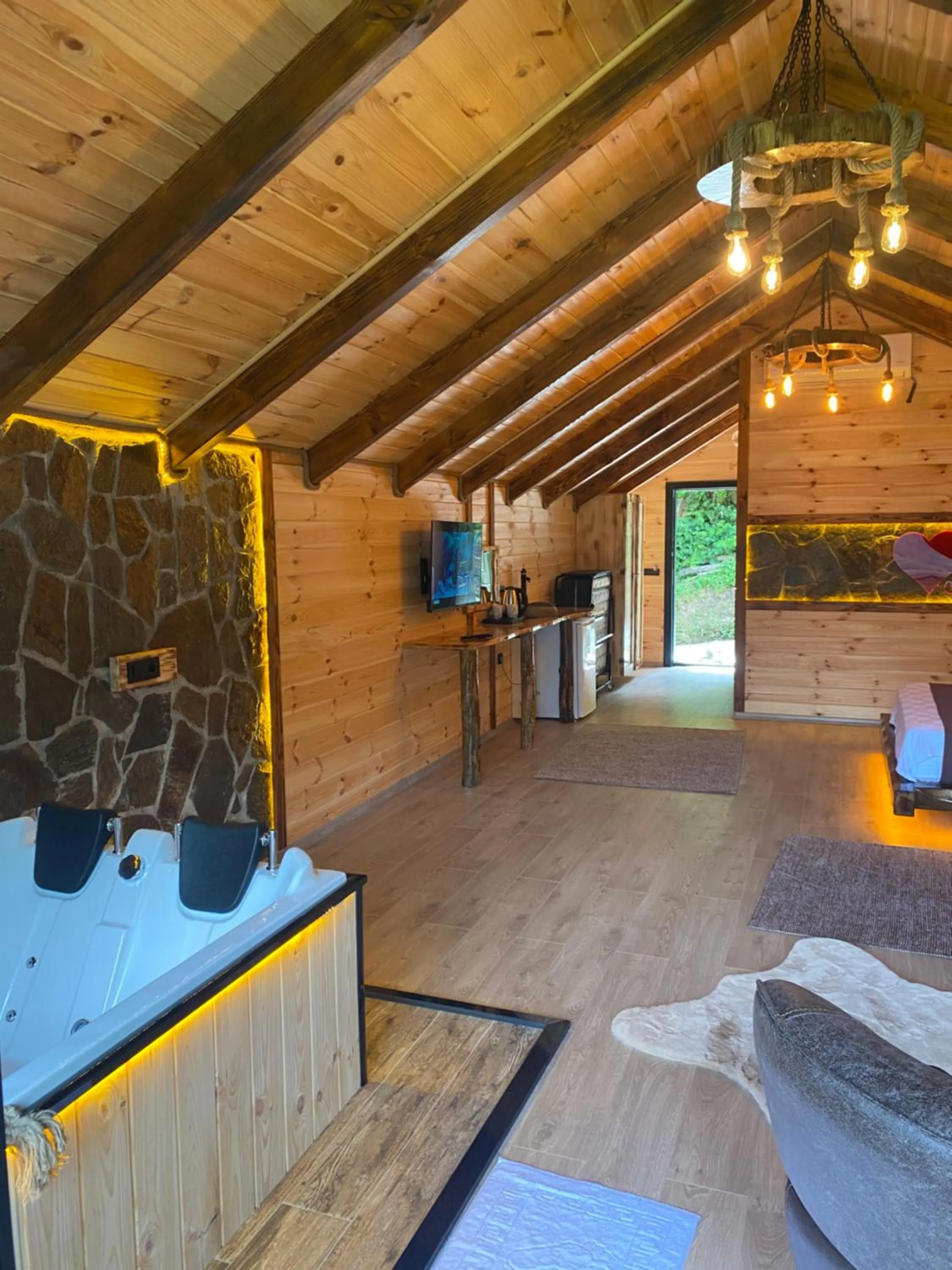 Kitchen or kitchenette in Mezrasuit Bungalov