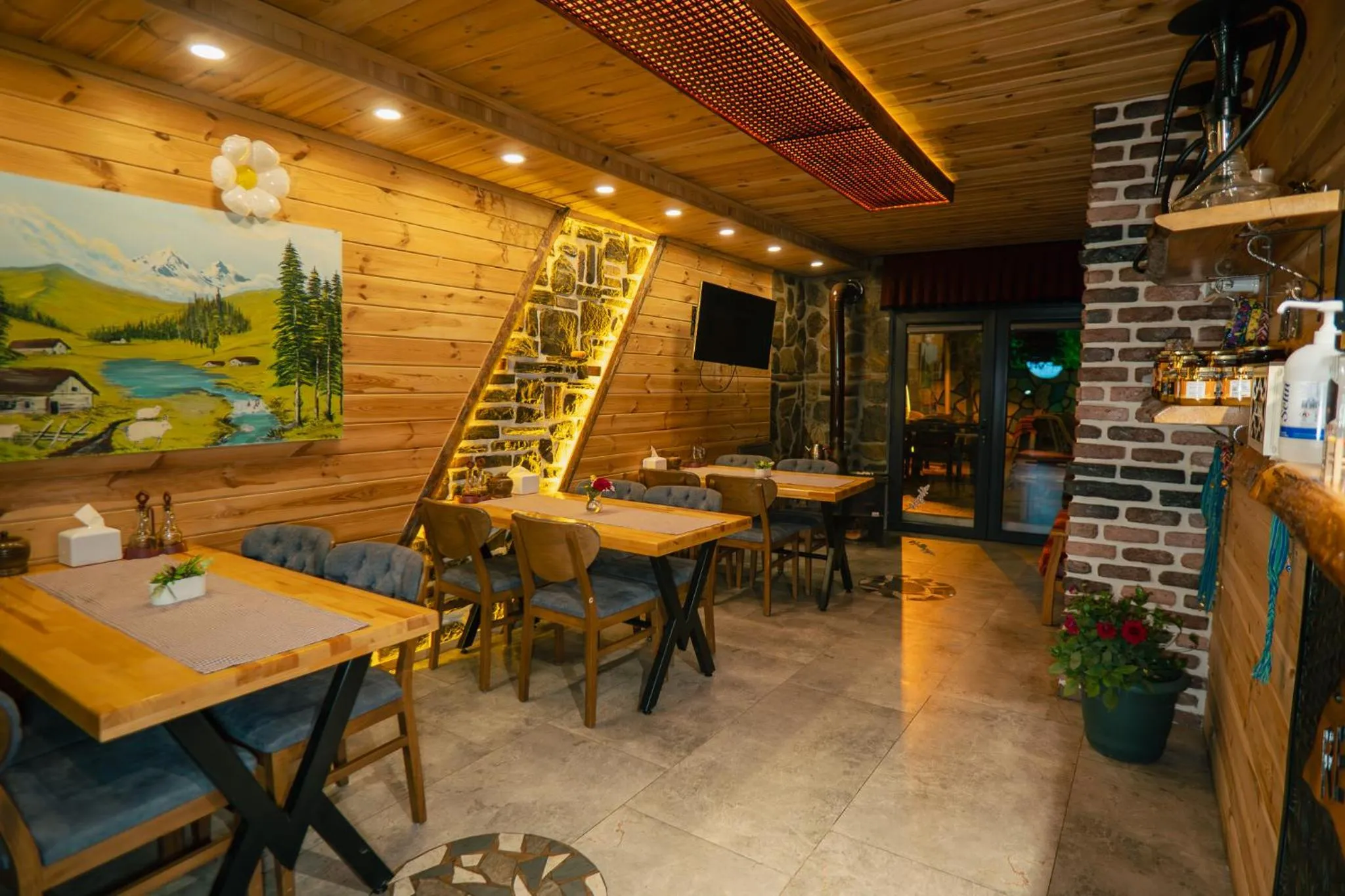 Restaurant/places to eat in Mezrasuit Bungalov