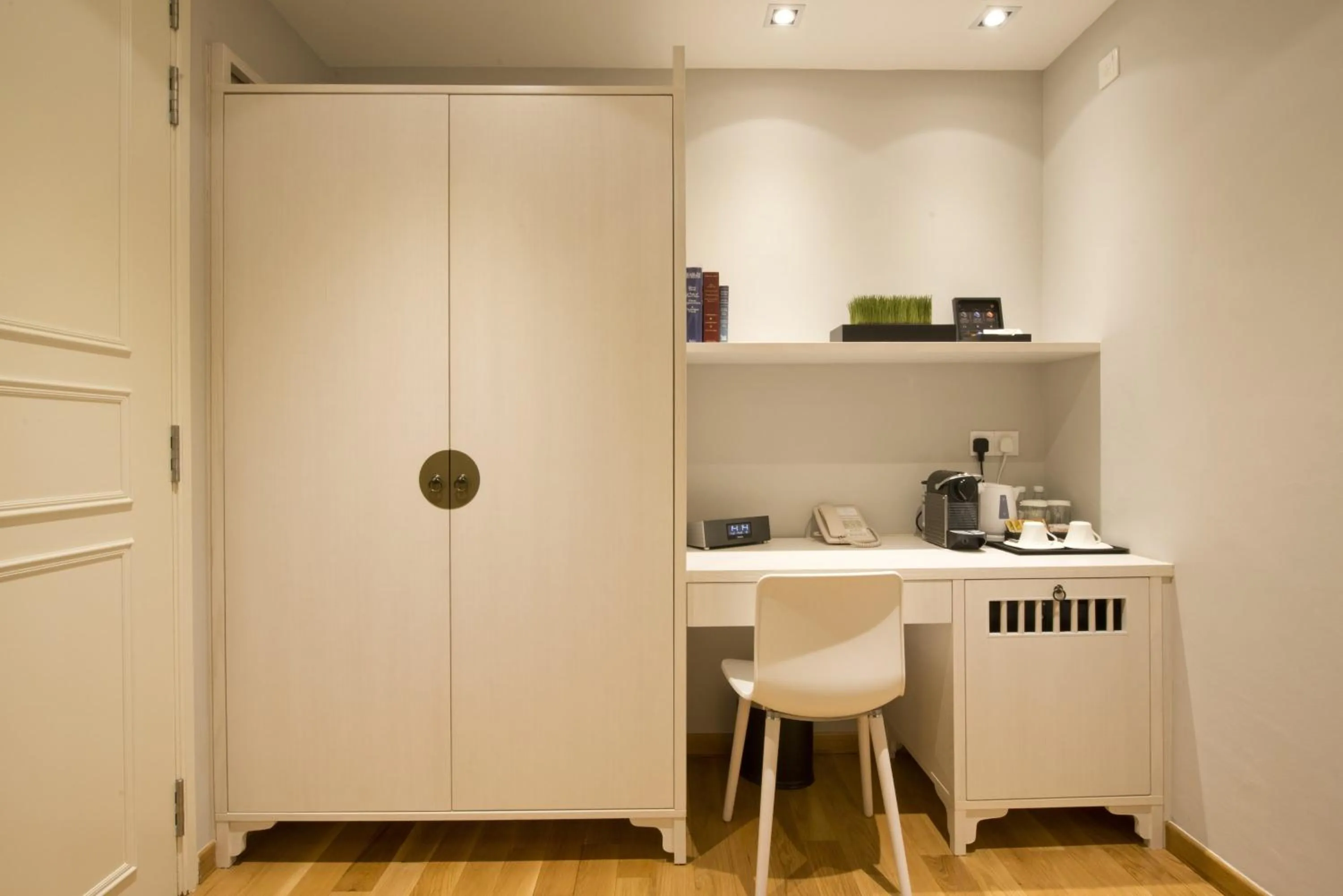 Photo of the whole room in Hotel NuVe Heritage