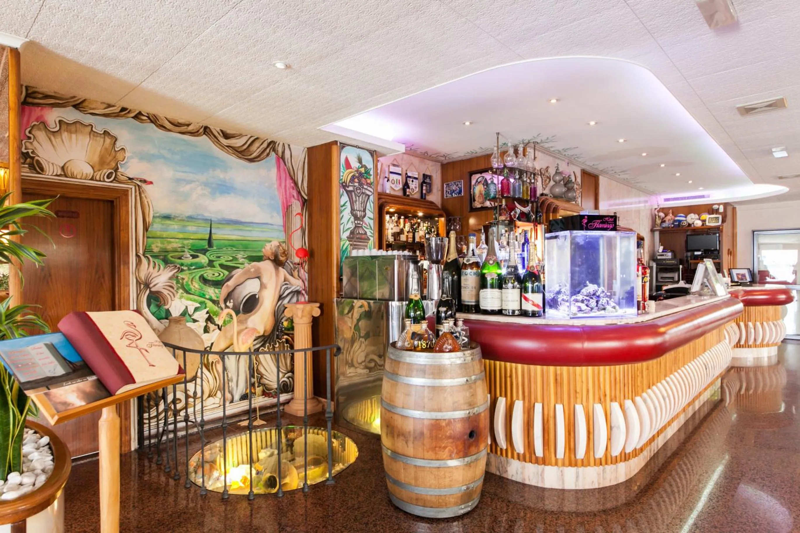 Day in Hotel Flamingo