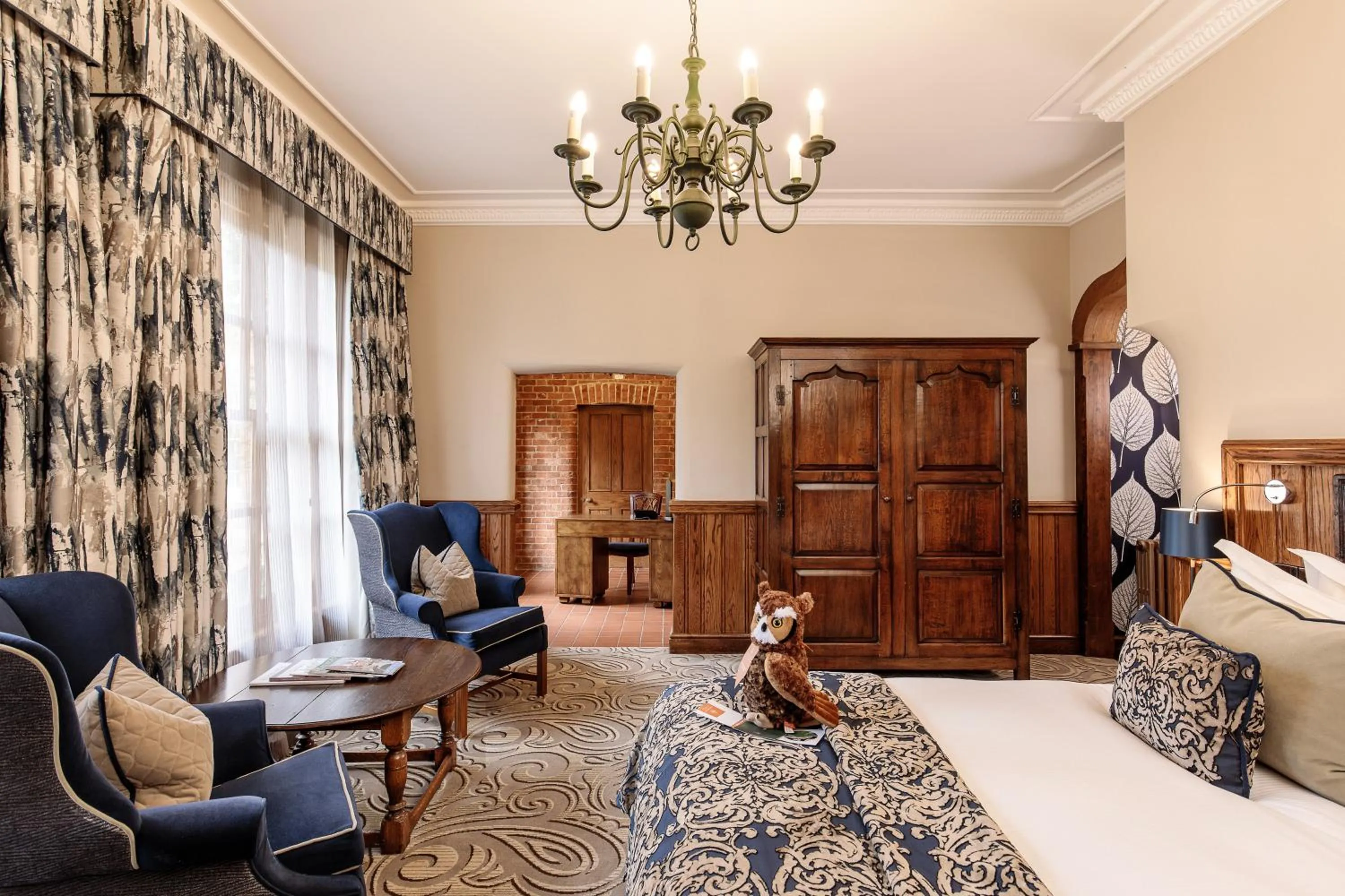 Photo of the whole room, Bed in Lainston House