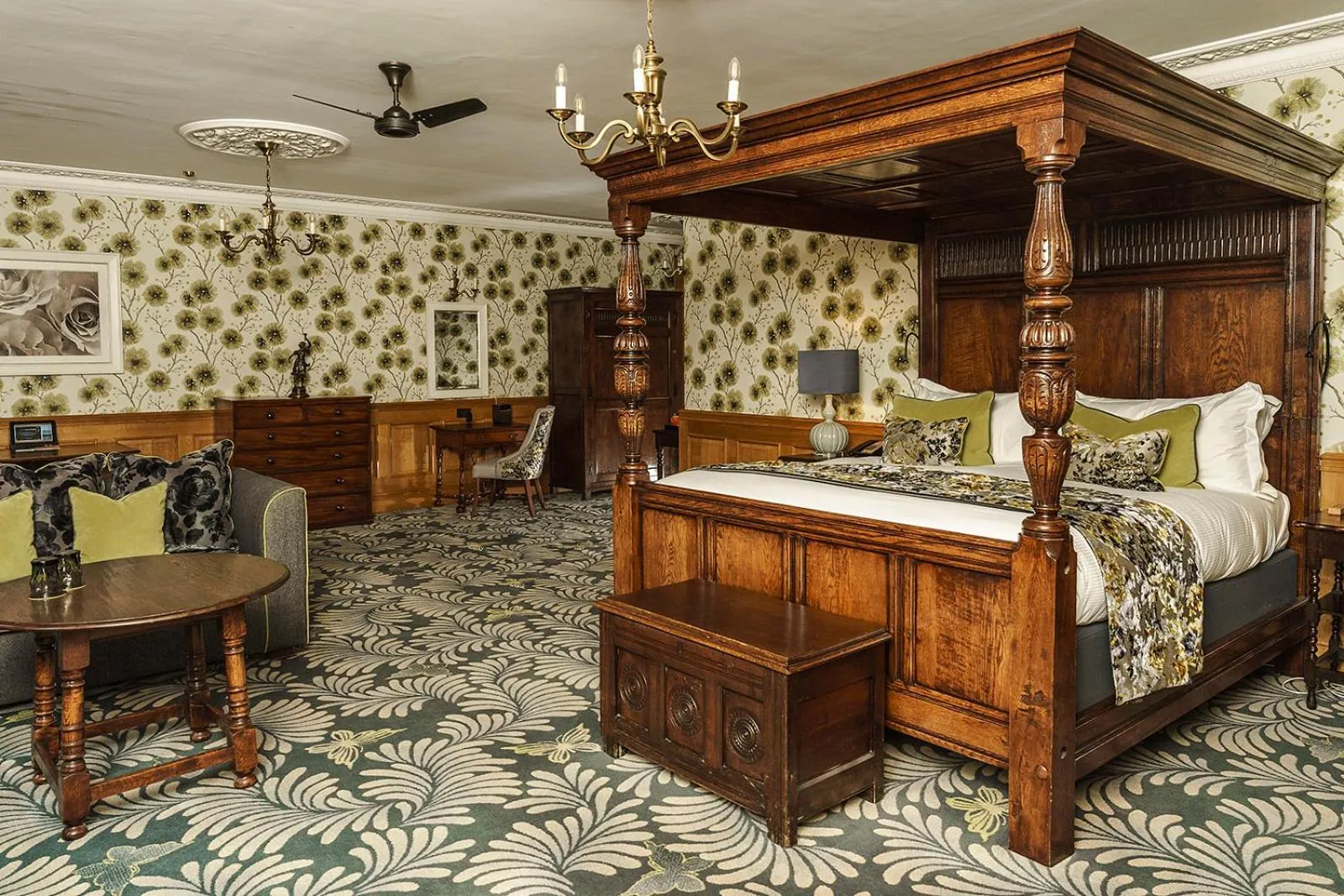 Bedroom, Bed in Lainston House