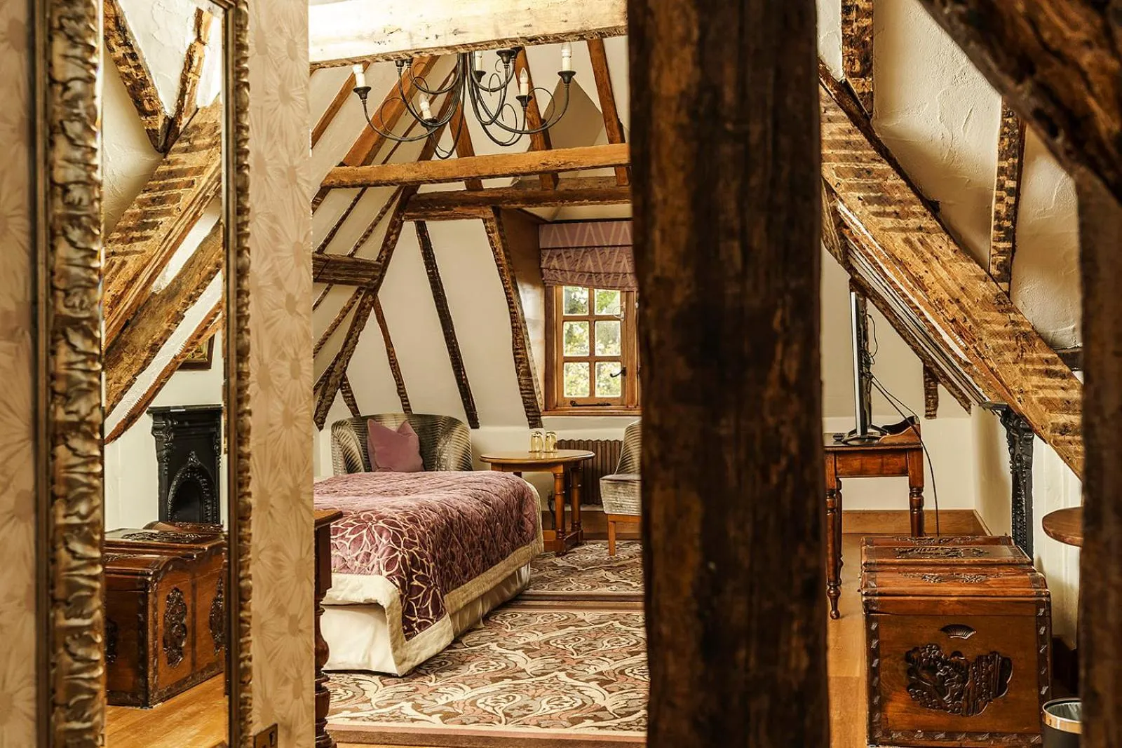 Bedroom, Bed in Lainston House