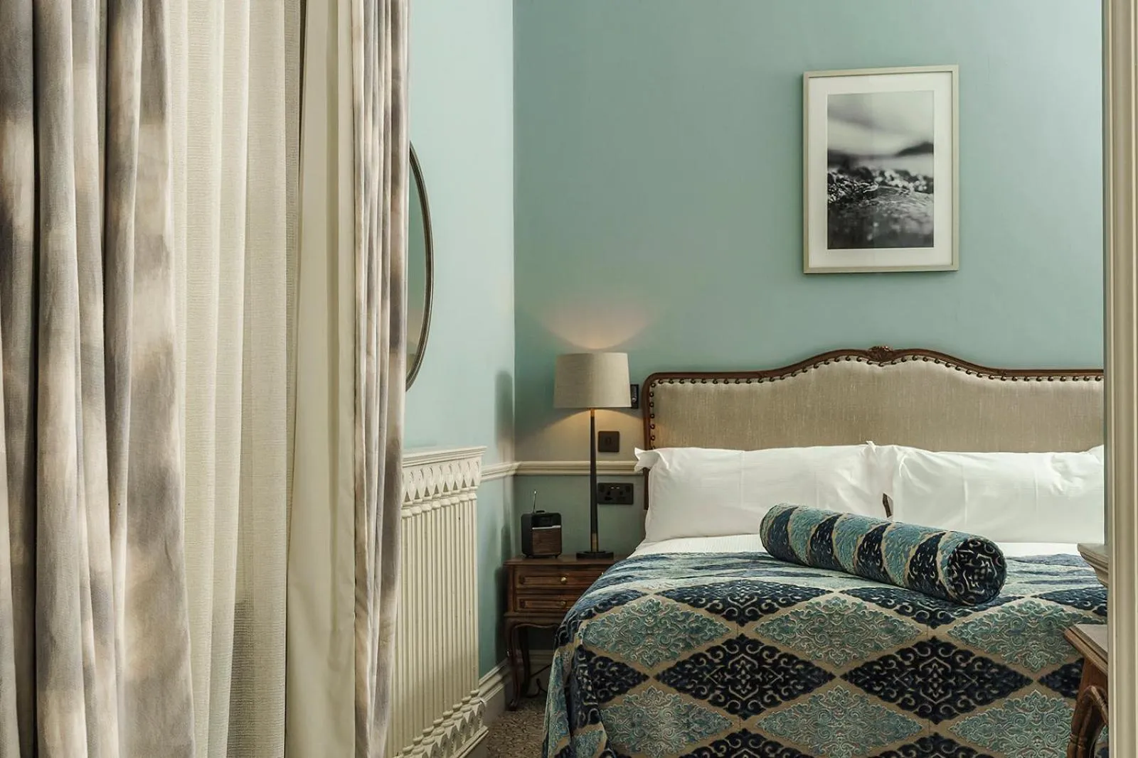 Bedroom, Bed in Lainston House