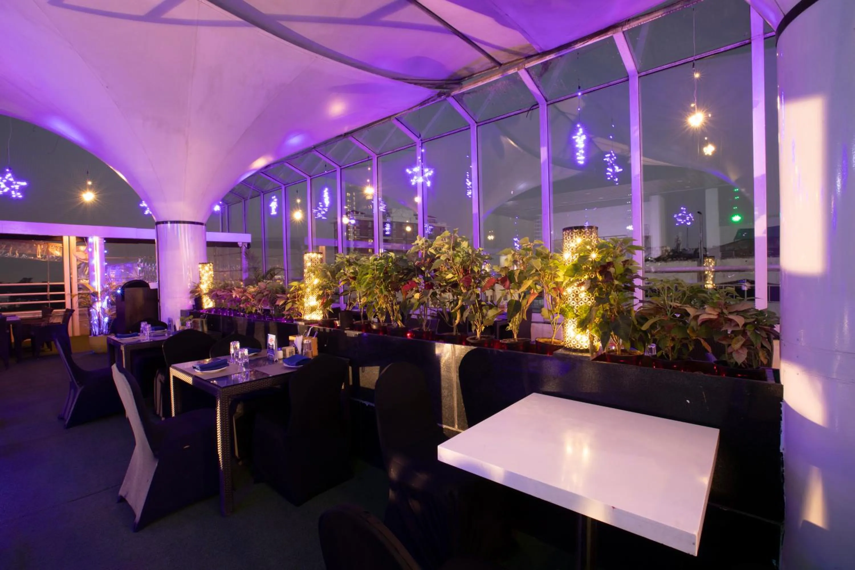 Restaurant/places to eat in The Cunningham Hotel Bangalore