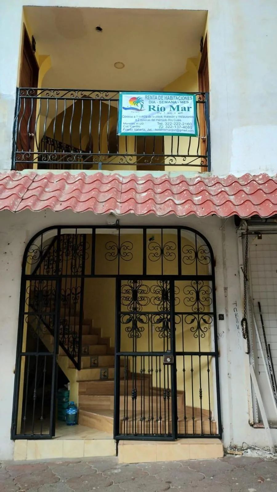 Facade/entrance in Hotel Rio Mar