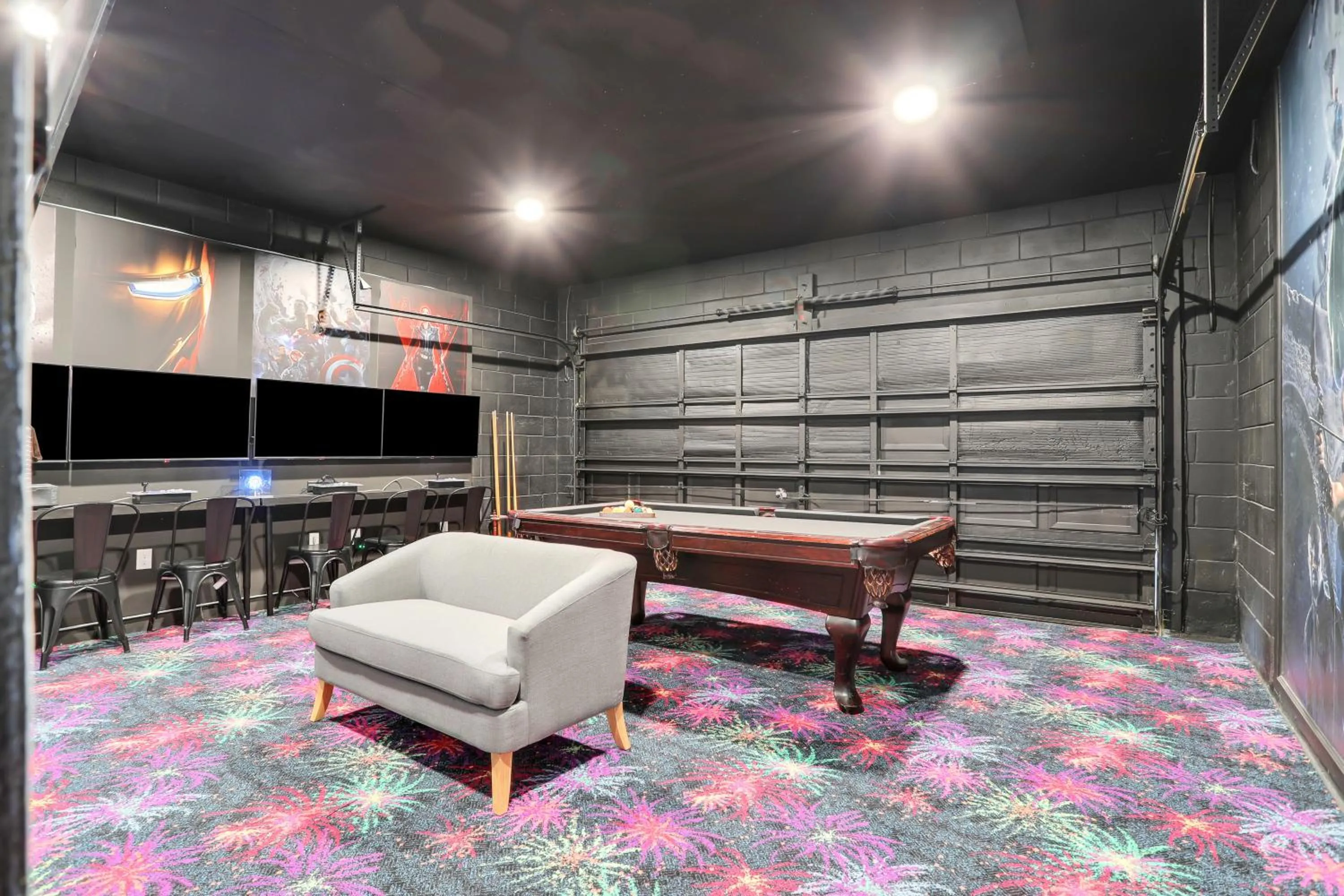 Themed Luxury 6BR Getaway with Resort Amenities