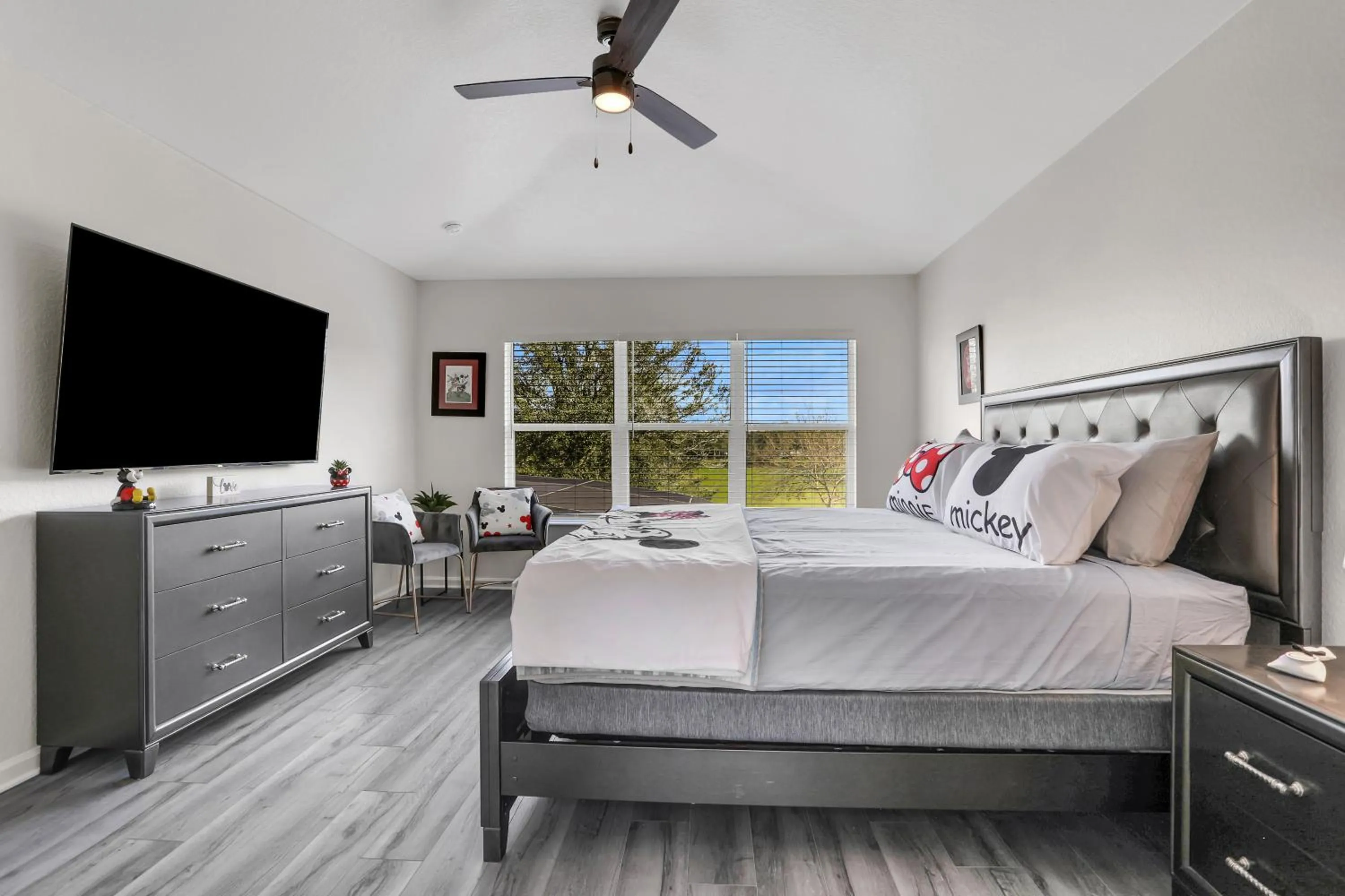 Bed in Themed Luxury 6BR Getaway with Resort Amenities