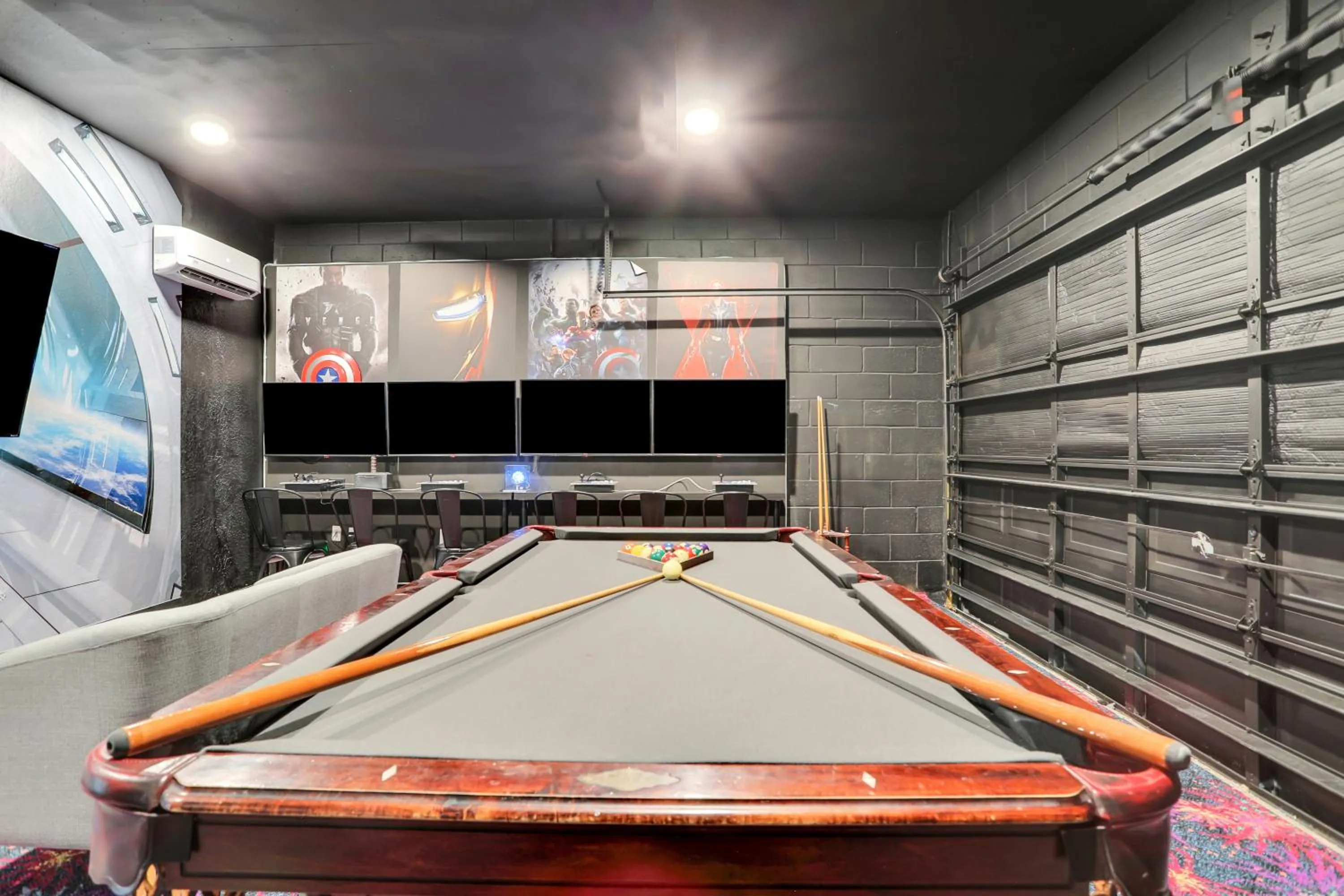 Themed Luxury 6BR Getaway with Resort Amenities