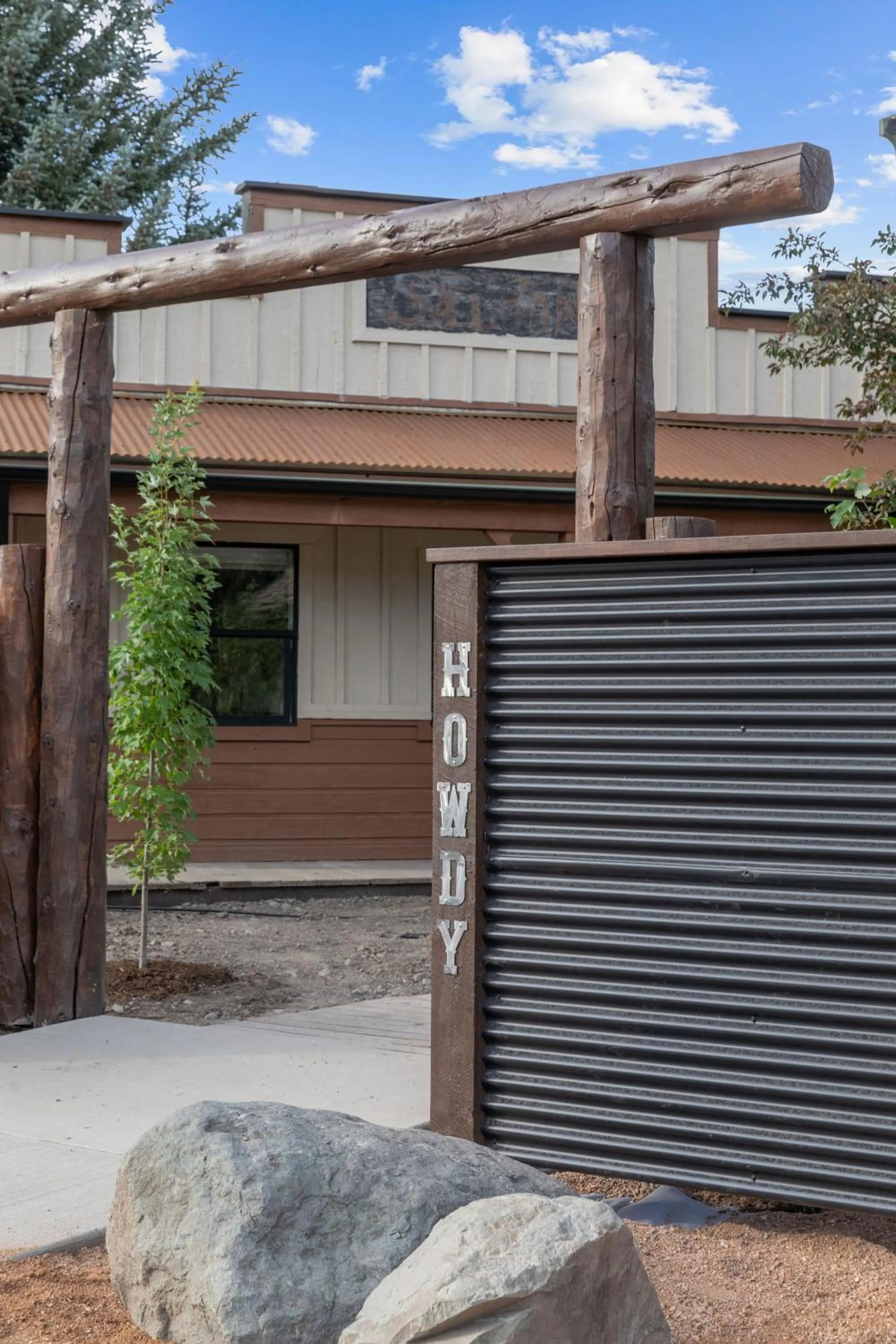 Property building in Hotel Palomino