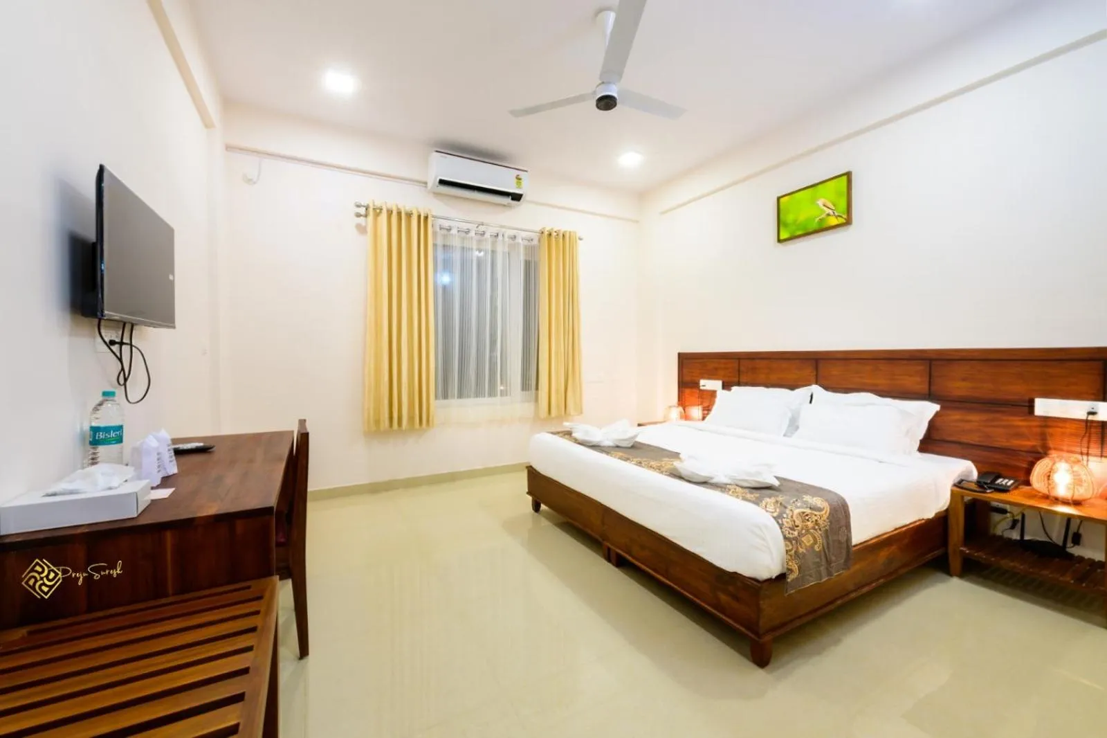 Bed in Daffodils Luxury Airport Suites