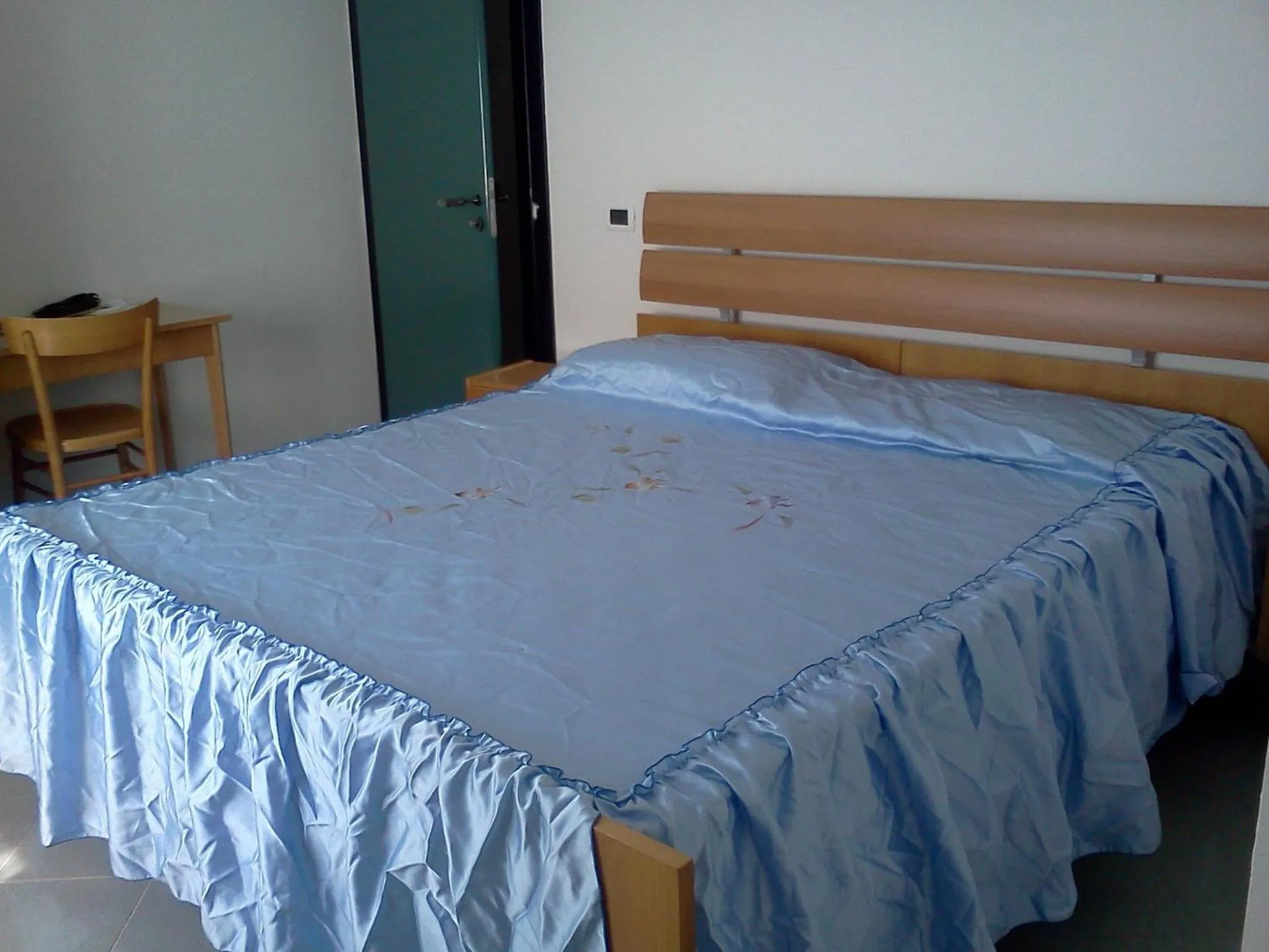 Photo of the whole room, Bed in B&B Trento Nord