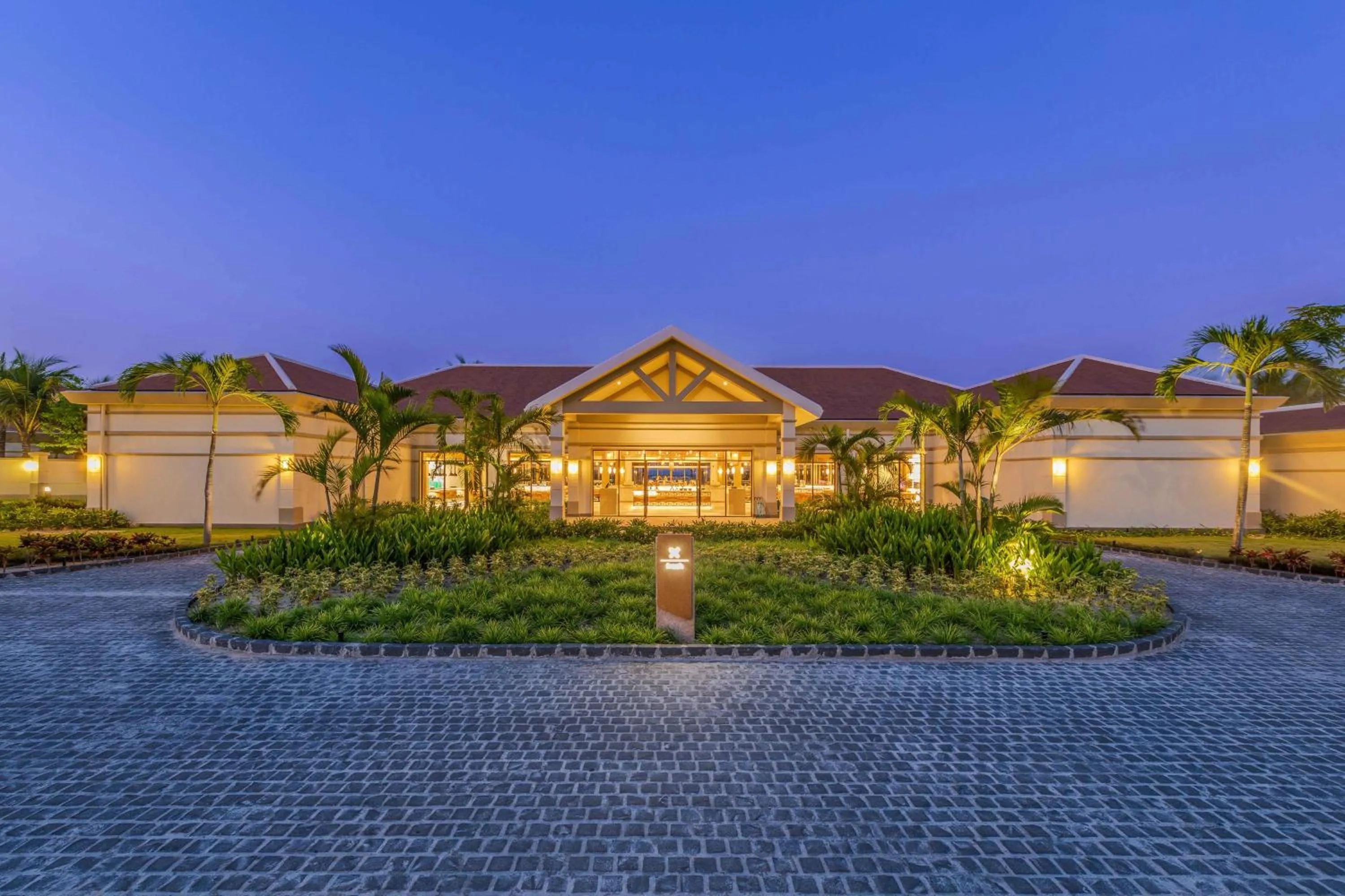 Restaurant/places to eat in Fusion Resort and Villas Da Nang