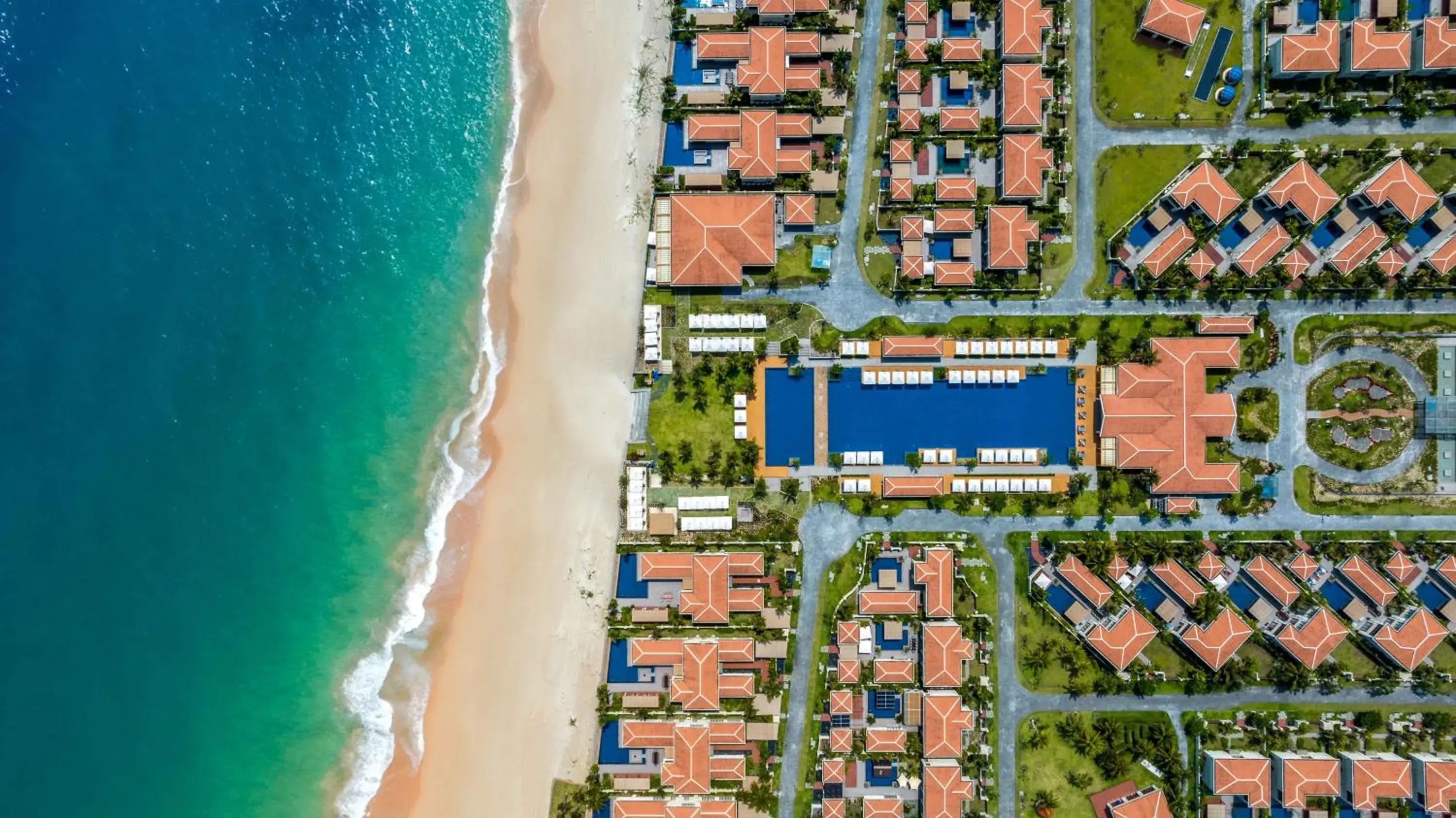 Property building in Fusion Resort and Villas Da Nang Property building in Fusion Resort and Villas Da Nang