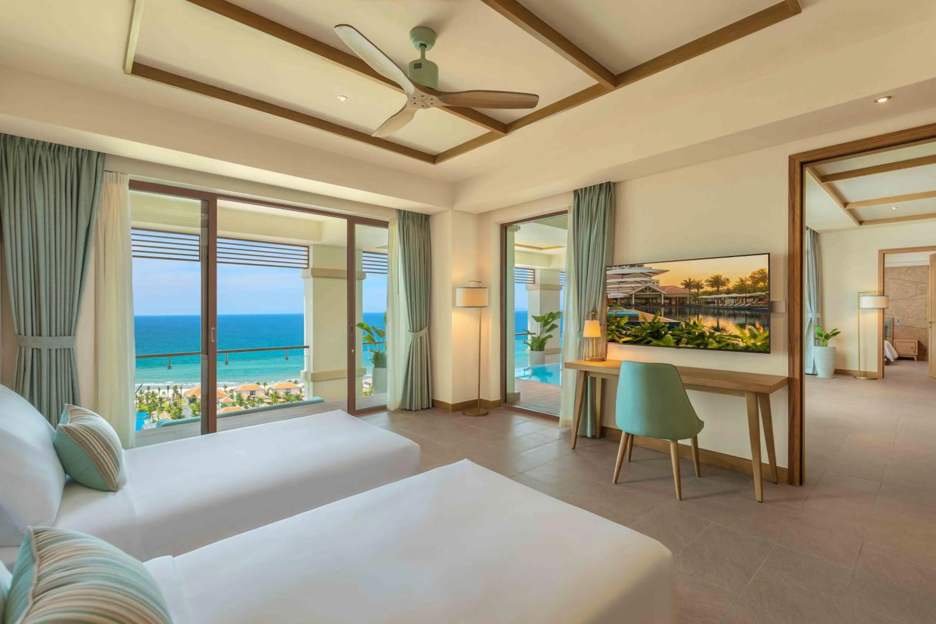 Bed in Fusion Resort and Villas Da Nang