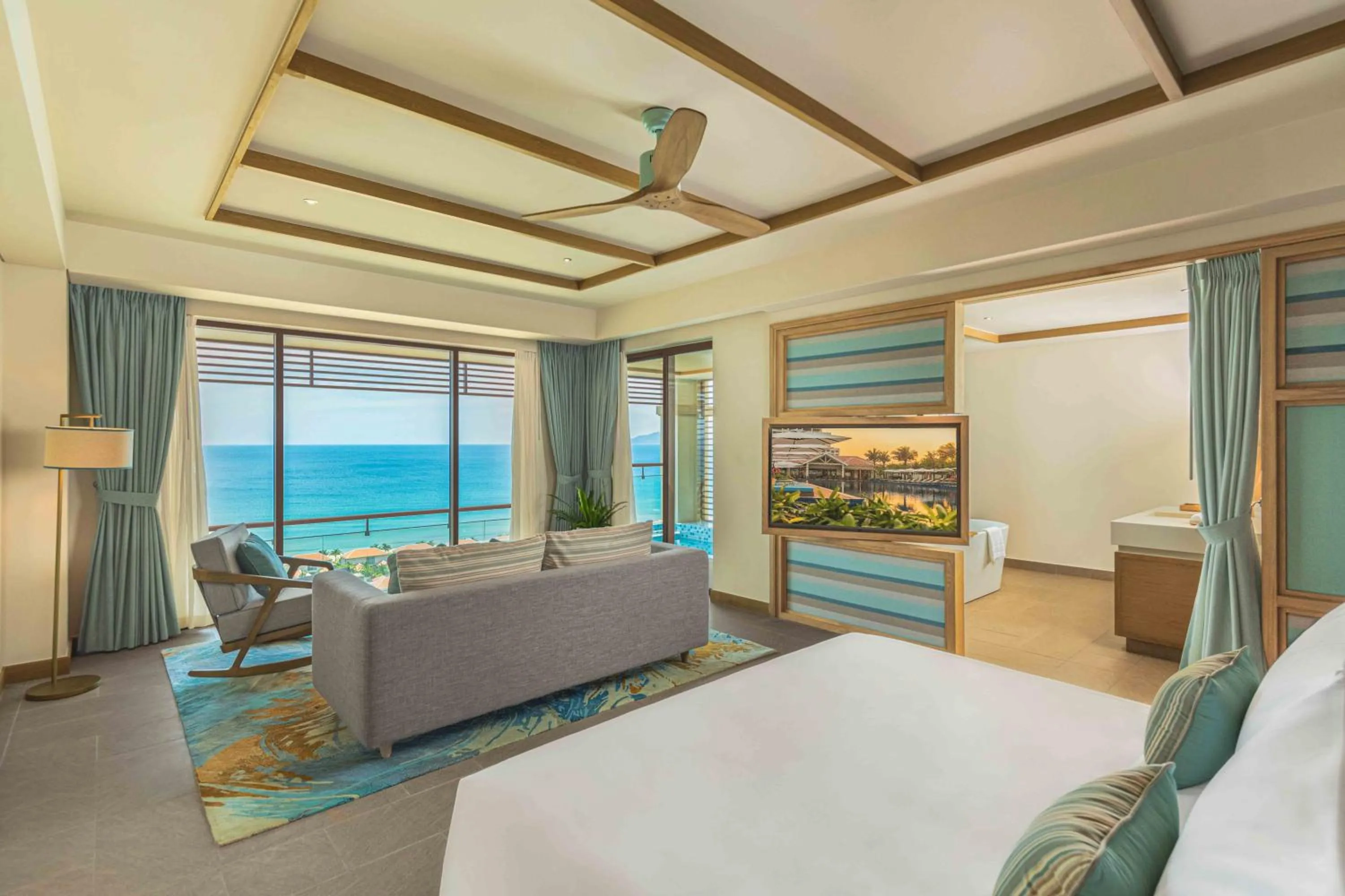 Bed in Fusion Resort and Villas Da Nang
