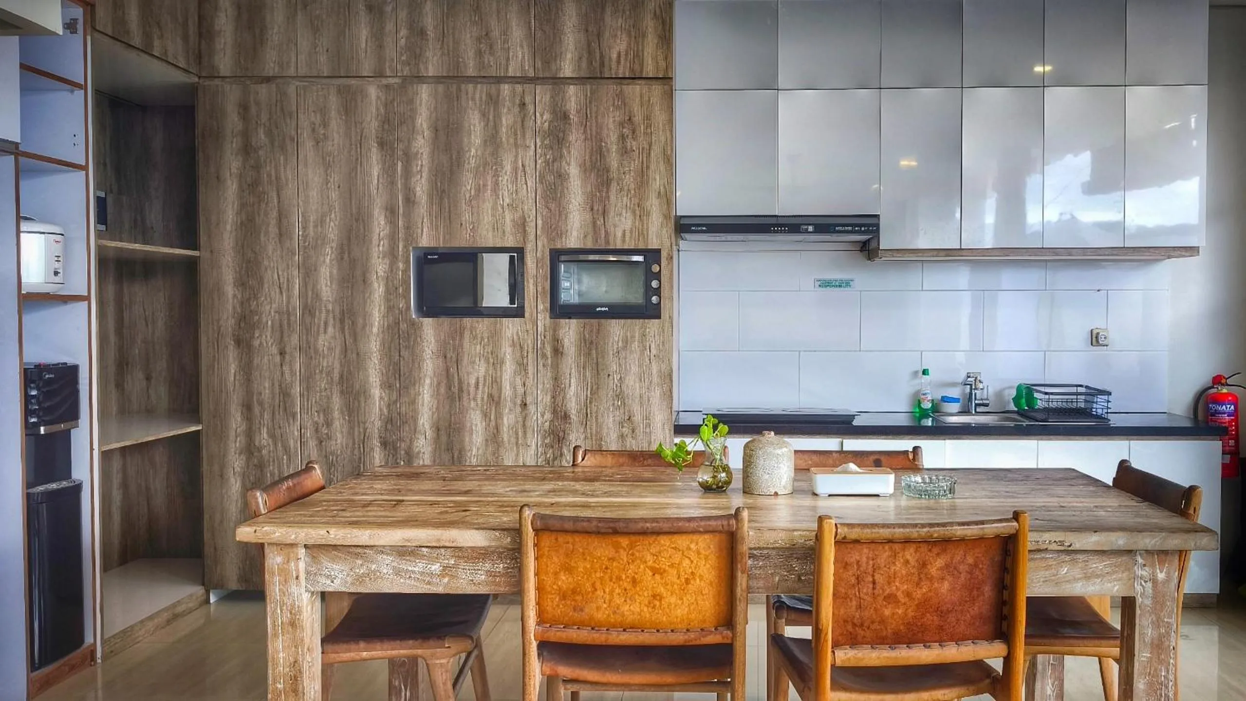 Kitchen or kitchenette in The BALIem Villa