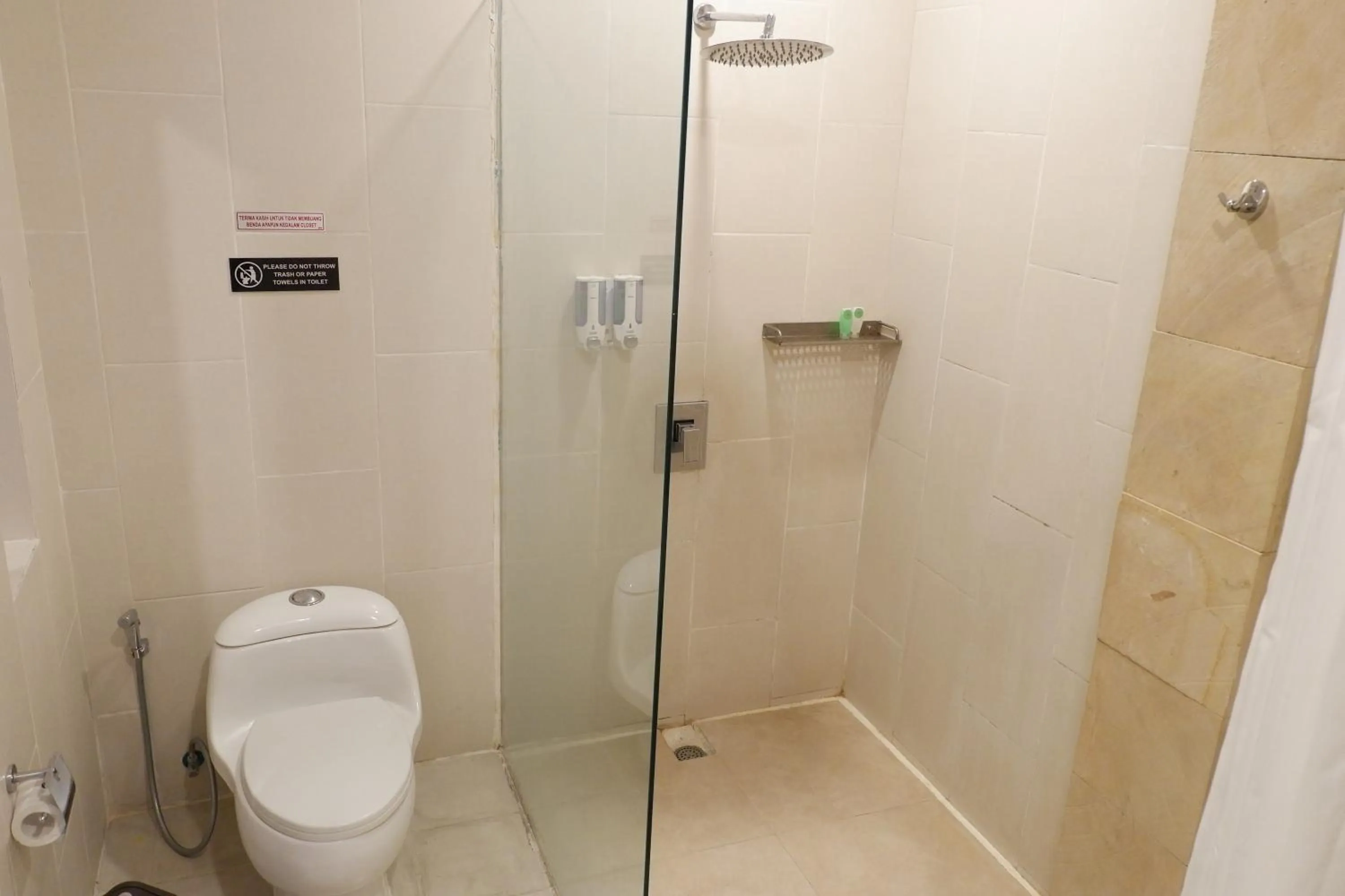 Shower in The BALIem Villa