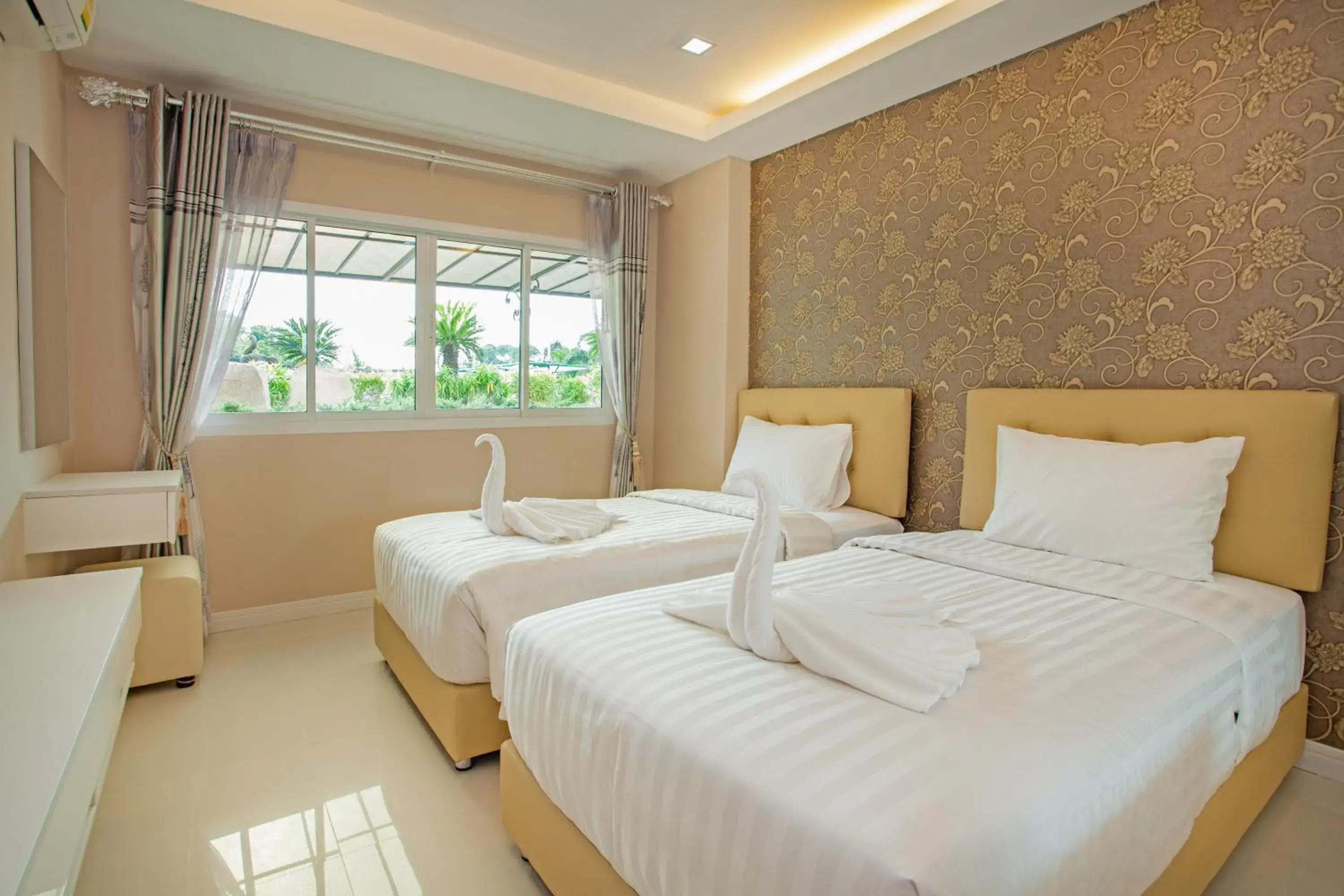 Deluxe Twin Room in ROYAL GRAND PATTAYA Deluxe Twin Room in ROYAL GRAND PATTAYA