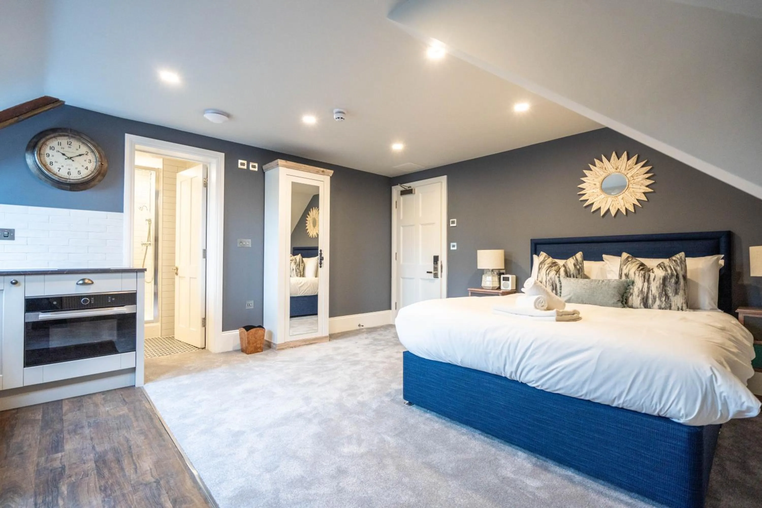 Kitchen or kitchenette, Bed in Old Abbey House