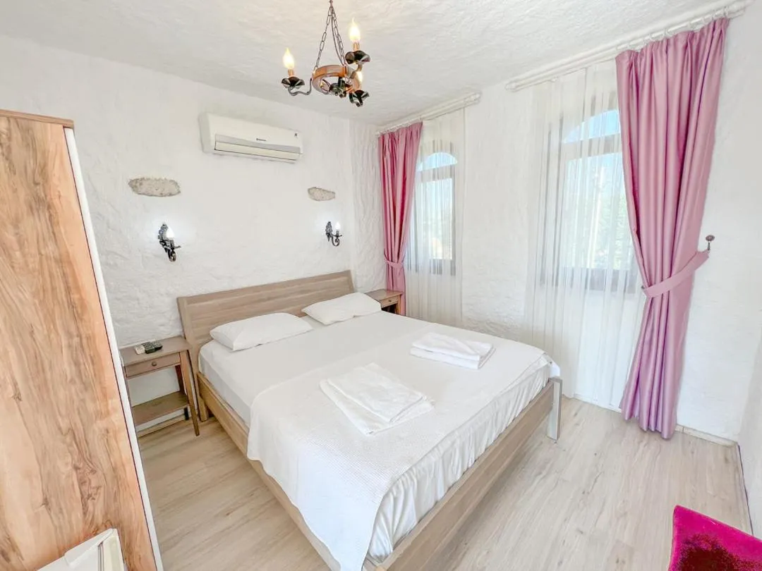 Bed in Gonulhan Hotel