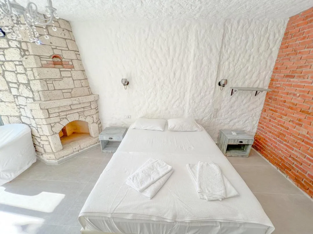 Bed in Gonulhan Hotel