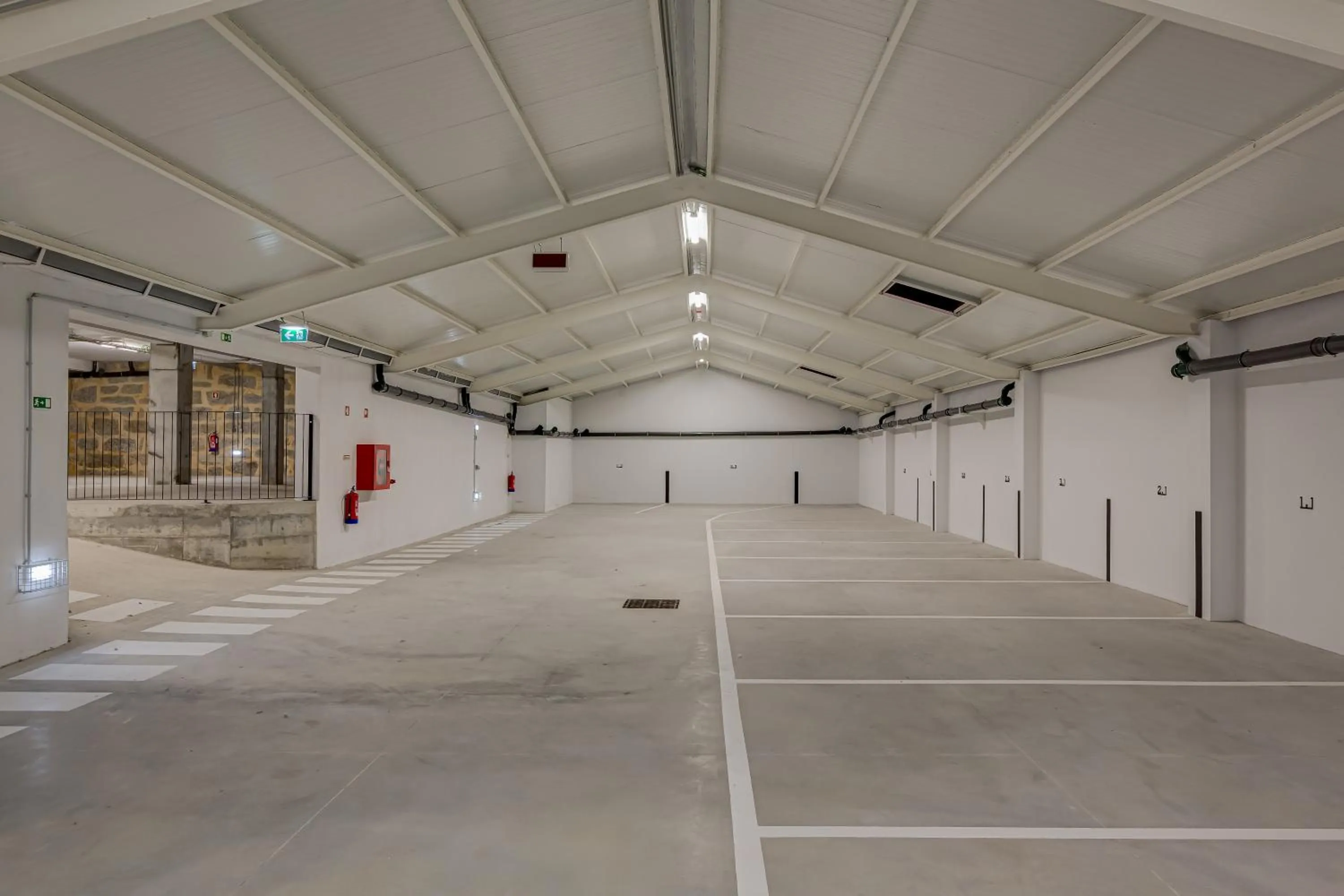 Parking in Blissful Suites Porto by gaiarooms