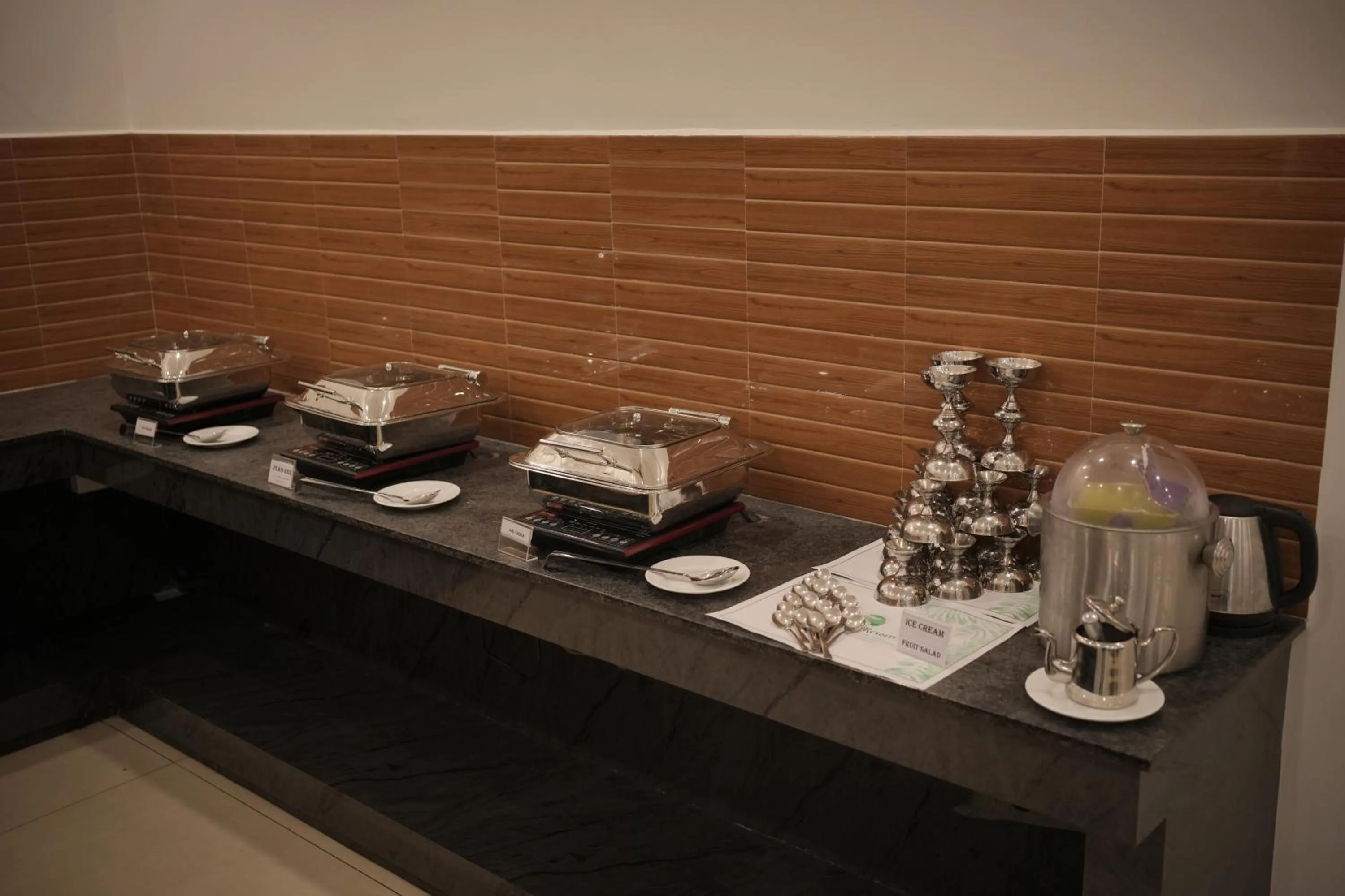 Restaurant/places to eat in Riverdale Munnar Resorts & Spa