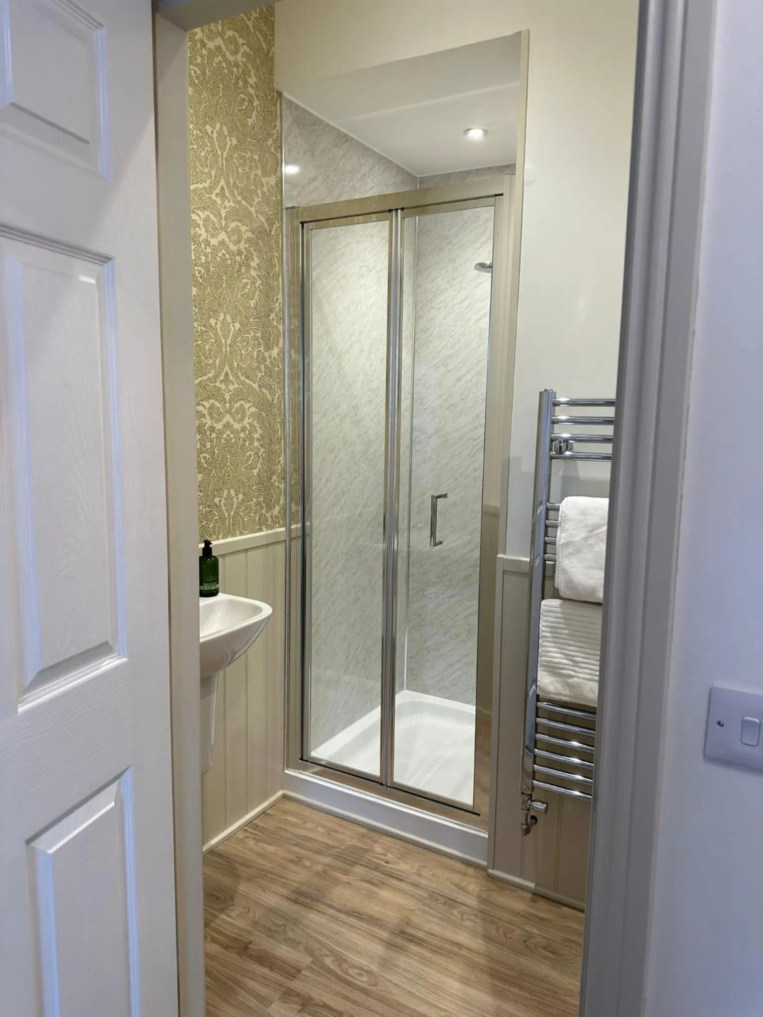 The Victoria Hotel,Bar,Bistro