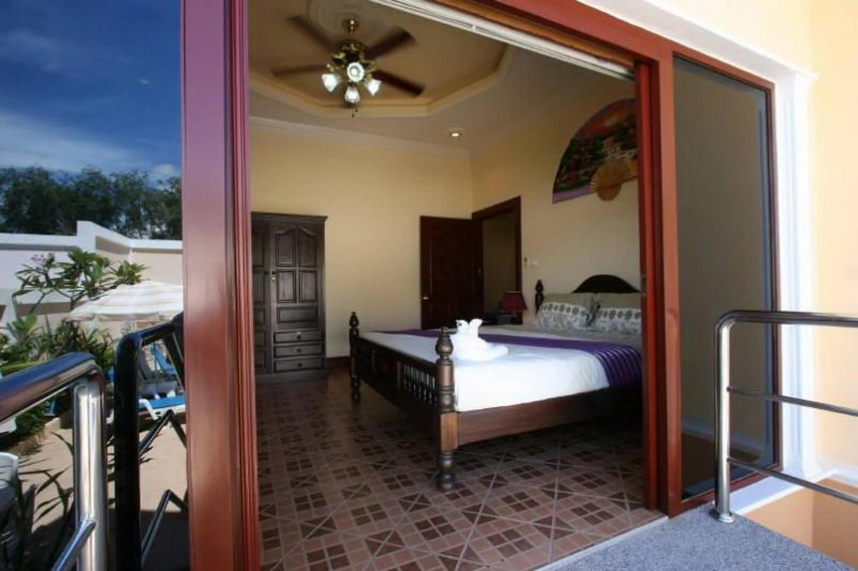 Bedroom, Bed in Majestic Villas Phuket