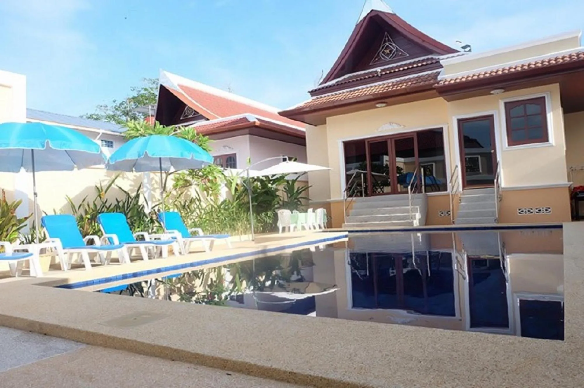 Swimming pool in Majestic Villas Phuket
