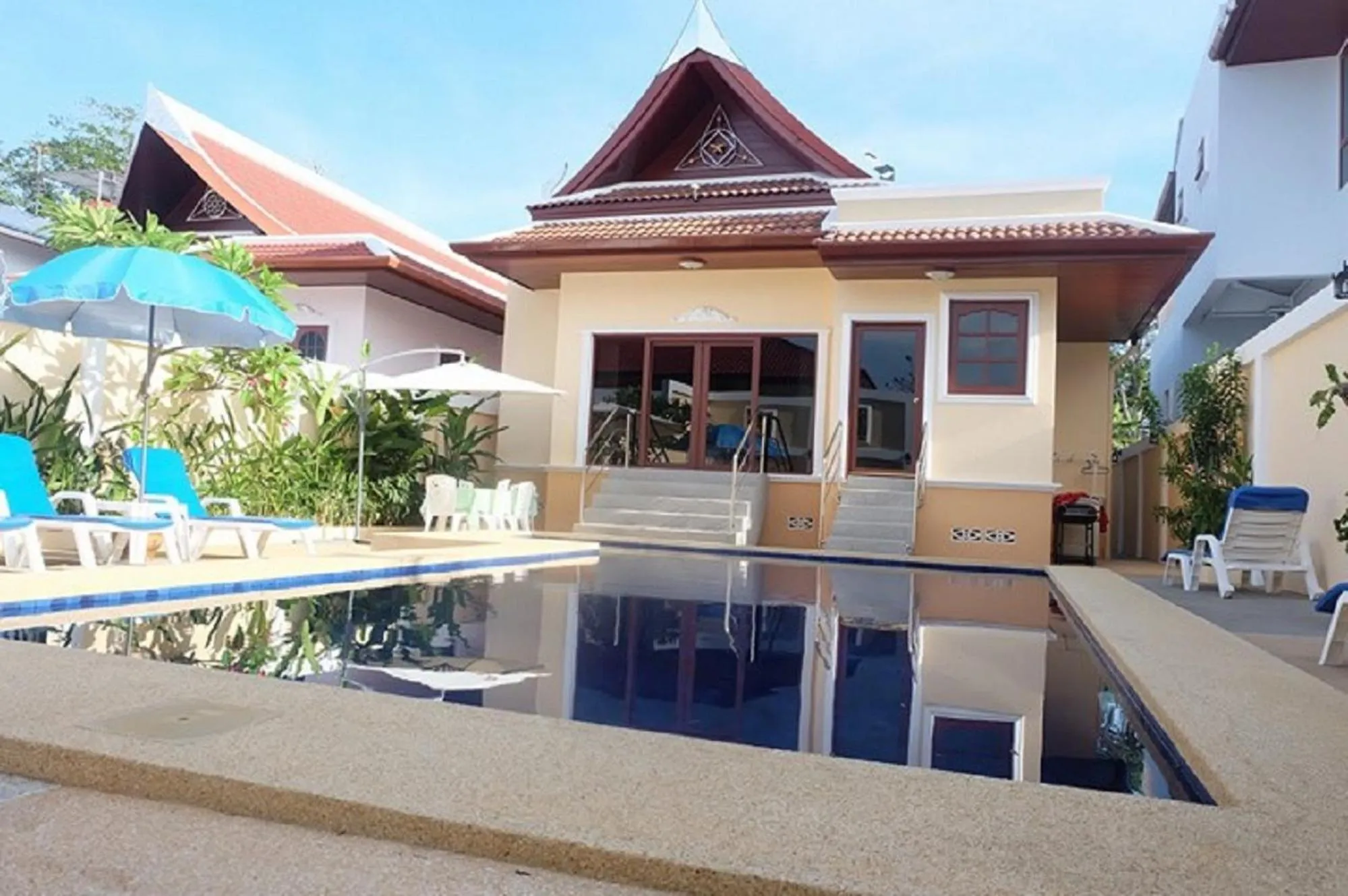 Swimming pool in Majestic Villas Phuket