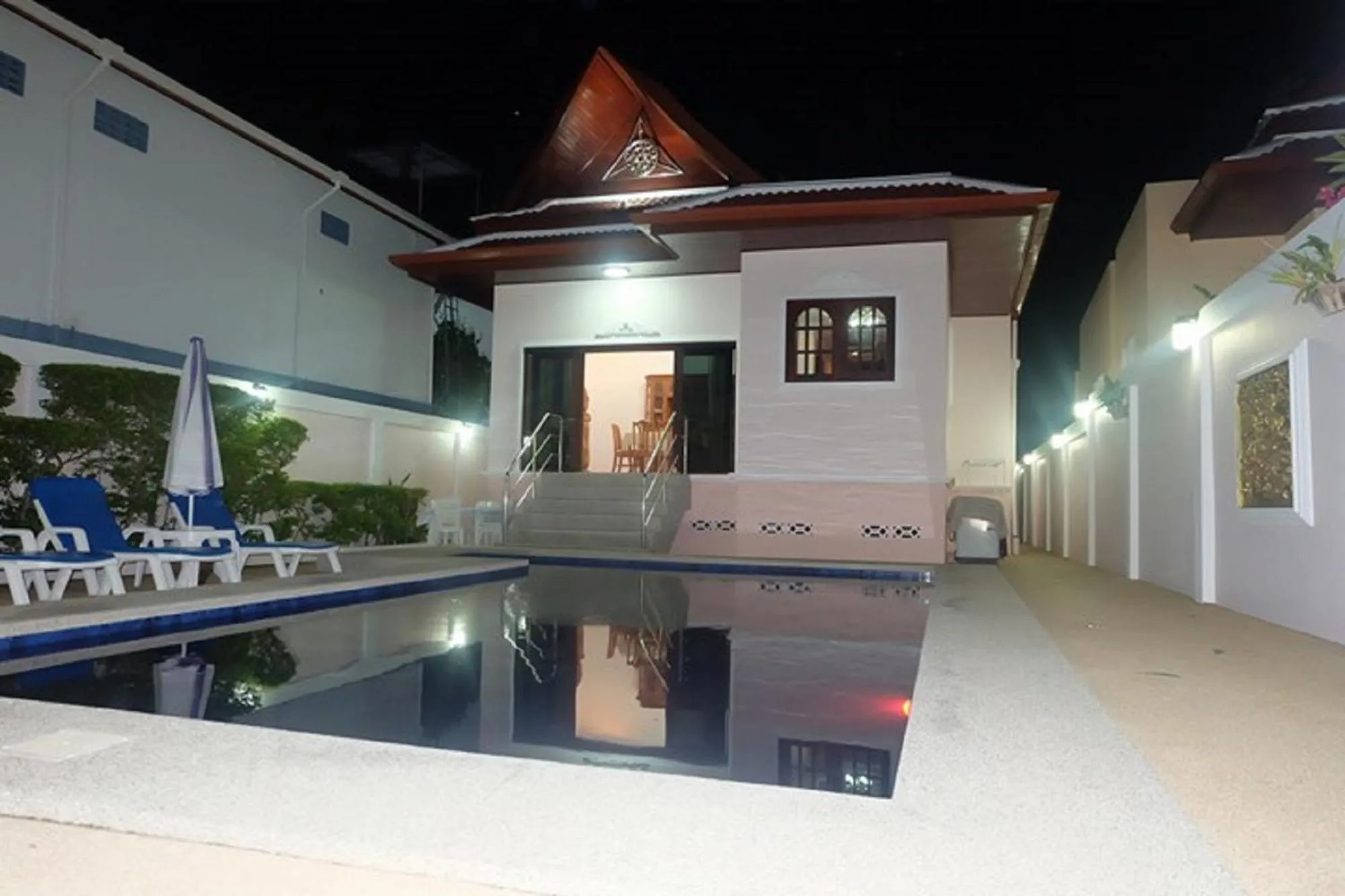 Swimming pool in Majestic Villas Phuket